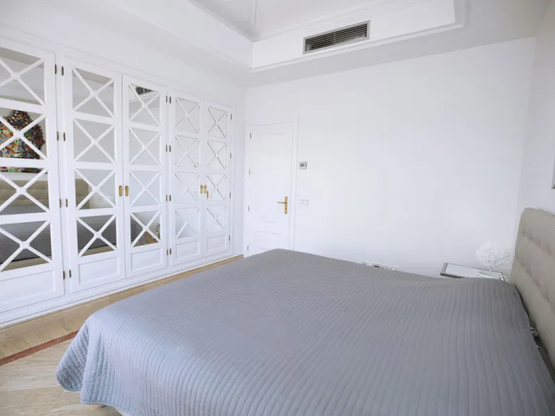 This Luxury Penthouse is located at the heart of The Golden Mile, in a gated complex with only 47 apartments, with 24-hour security and beautiful communal gardens. The property has large rooms, a huge terrace with new jacuzzi and barbecue area, floor heat