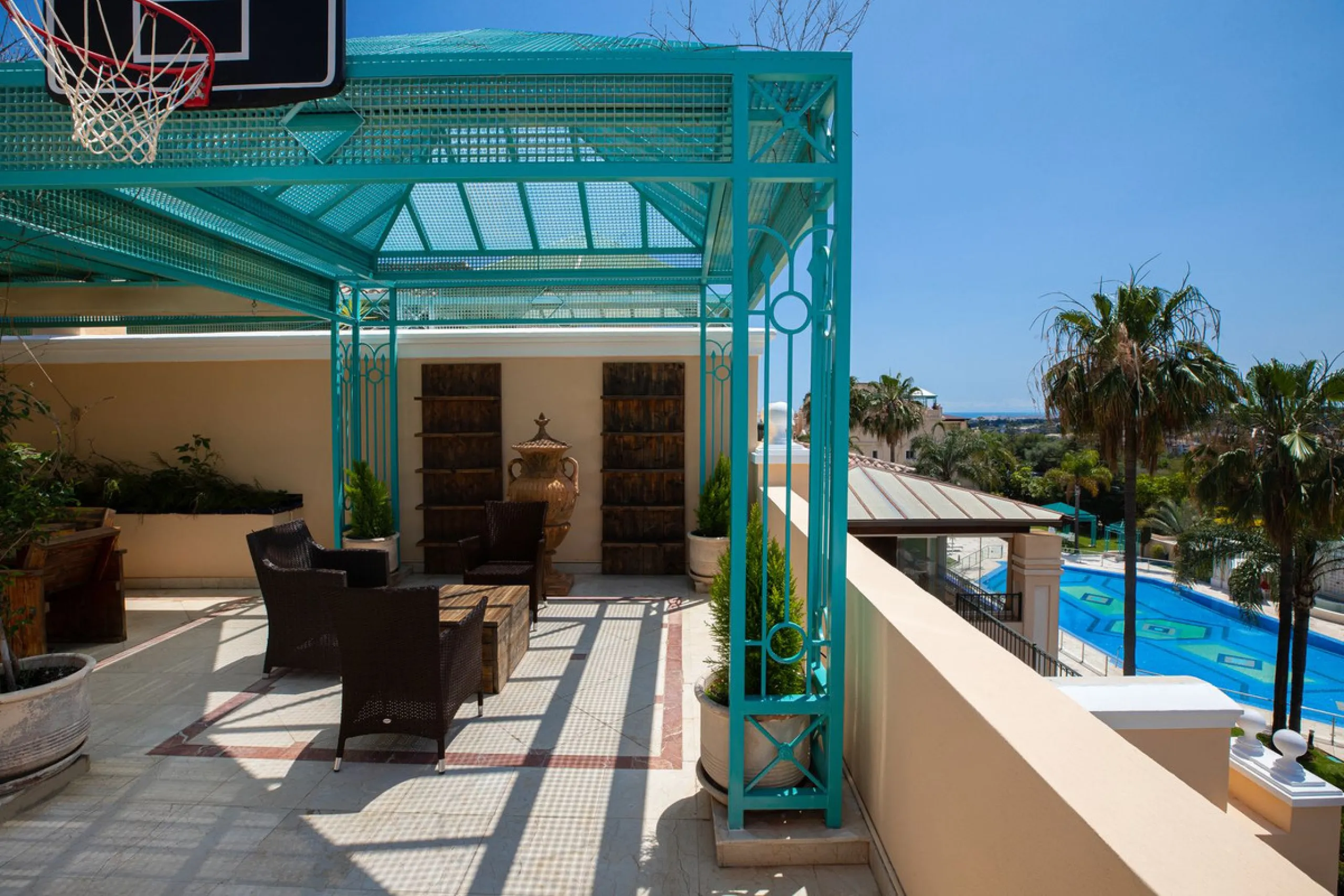 This Luxury Penthouse is located at the heart of The Golden Mile, in a gated complex with only 47 apartments, with 24-hour security and beautiful communal gardens. The property has large rooms, a huge terrace with new jacuzzi and barbecue area, floor heat