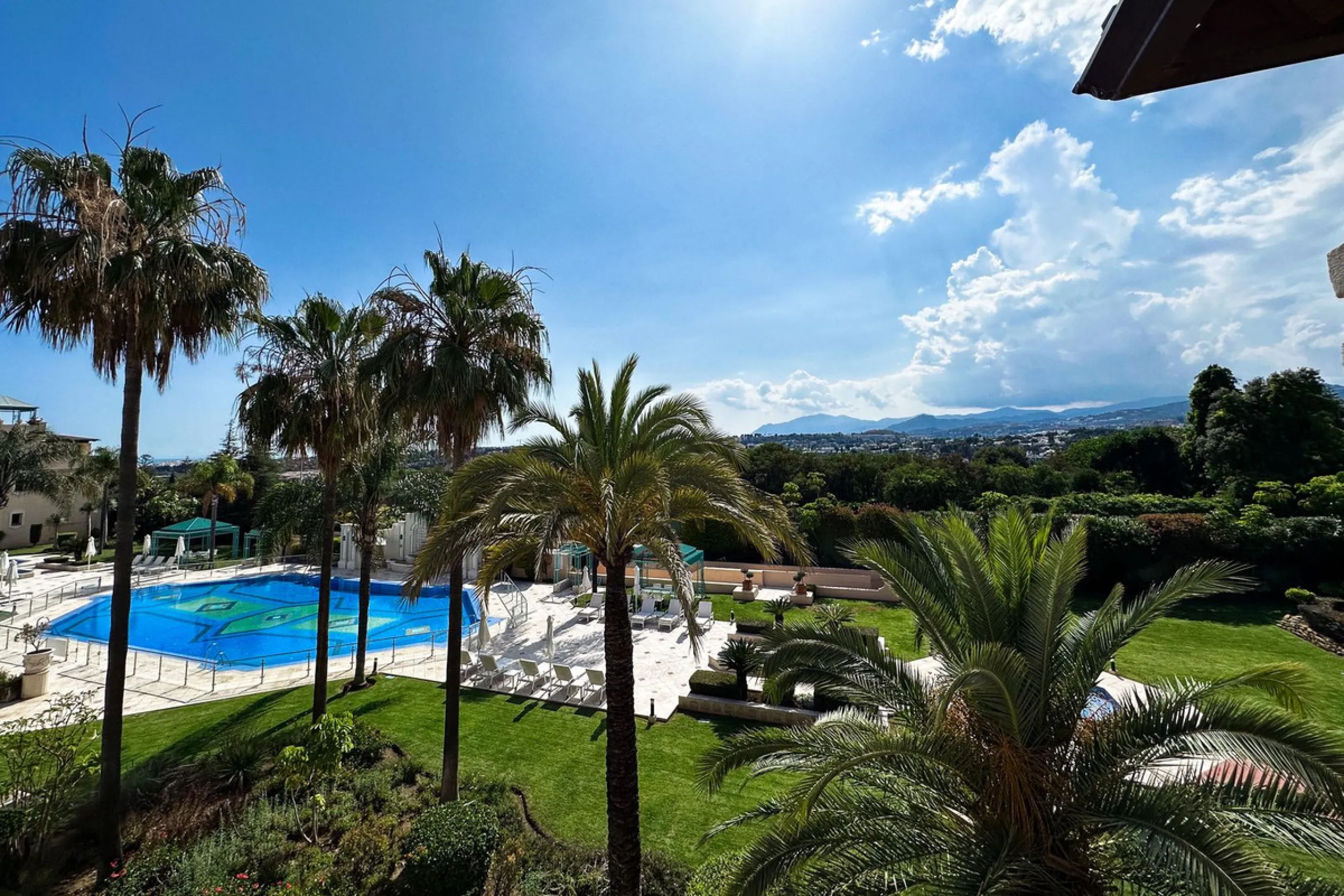 This Luxury Penthouse is located at the heart of The Golden Mile, in a gated complex with only 47 apartments, with 24-hour security and beautiful communal gardens. The property has large rooms, a huge terrace with new jacuzzi and barbecue area, floor heat