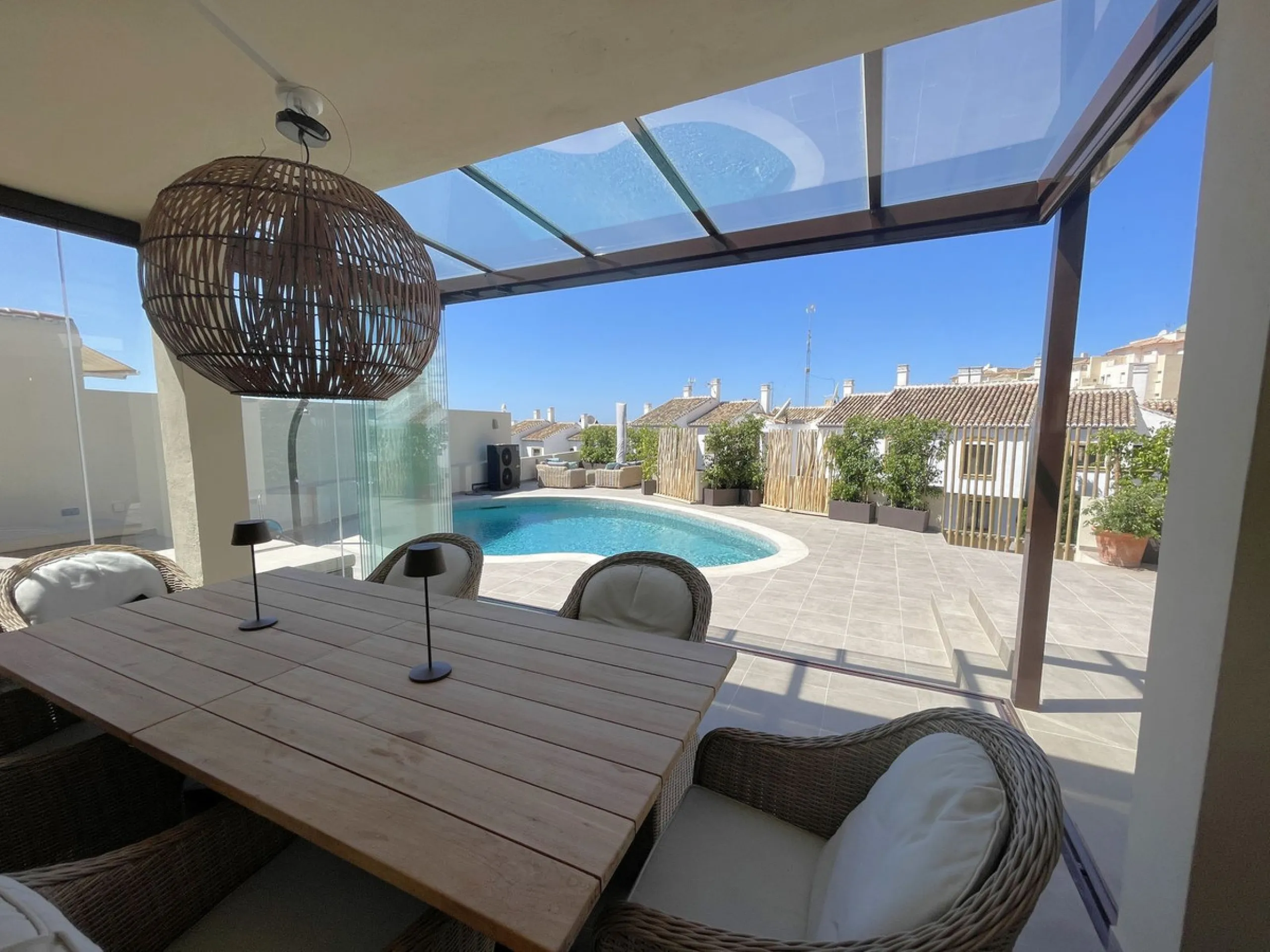 House - Detached Villa в продаже в Mijas, Málaga. В доме 5 спален и 5 ванных комнат. Площадь дома 299 м². Площадь участка 530 м²