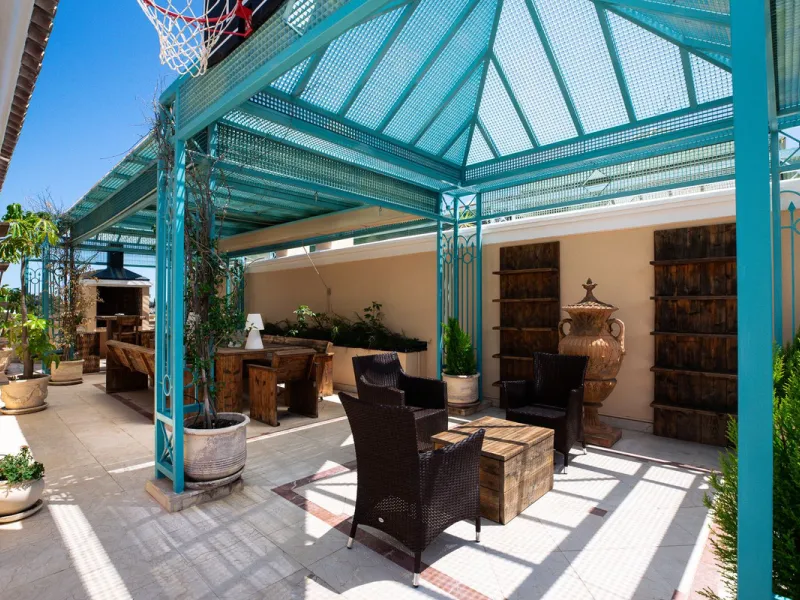 This Luxury Penthouse is located at the heart of The Golden Mile, in a gated complex with only 47 apartments, with 24-hour security and beautiful communal gardens. The property has large rooms, a huge terrace with new jacuzzi and barbecue area, floor heat