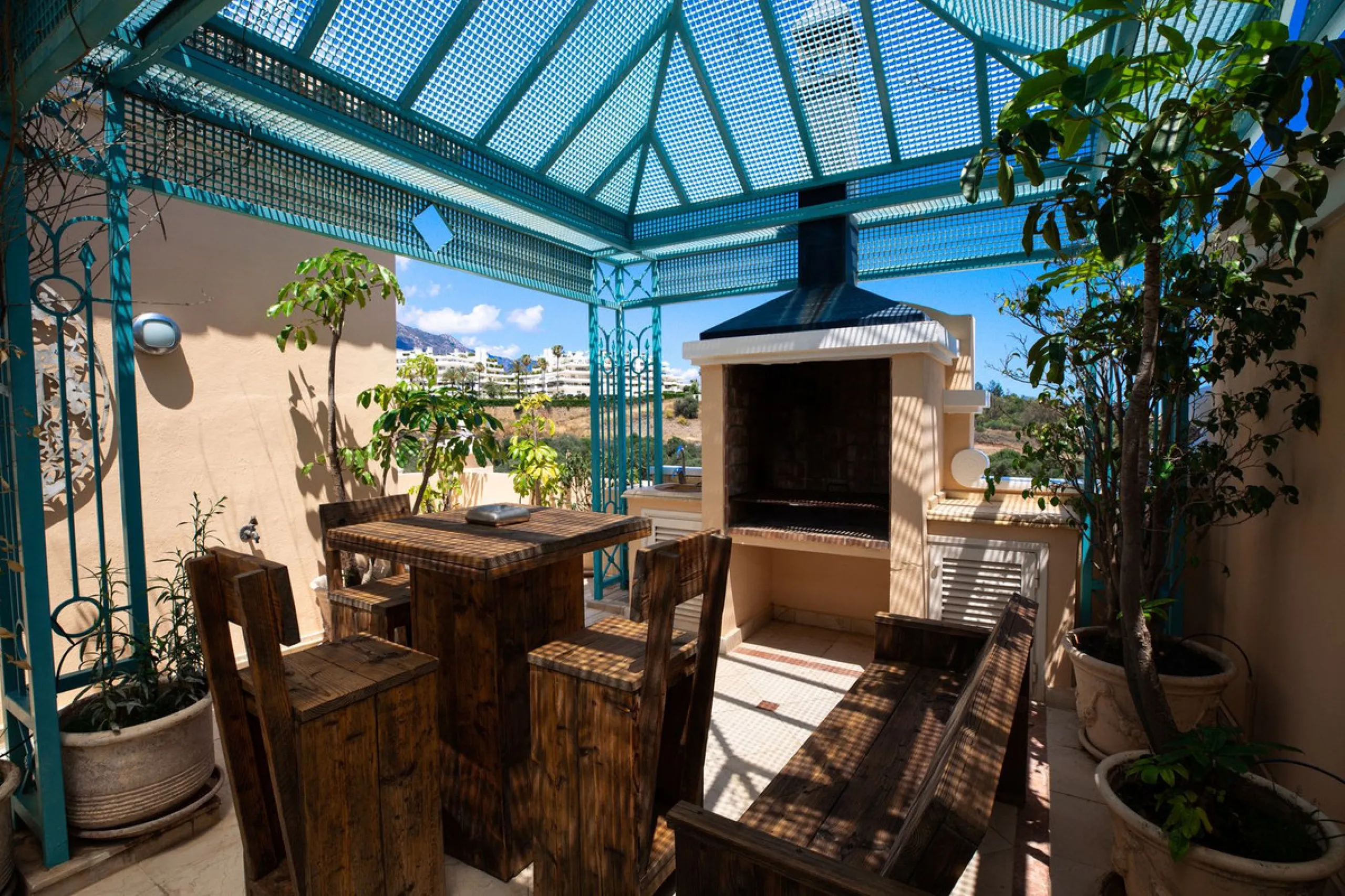 This Luxury Penthouse is located at the heart of The Golden Mile, in a gated complex with only 47 apartments, with 24-hour security and beautiful communal gardens. The property has large rooms, a huge terrace with new jacuzzi and barbecue area, floor heat