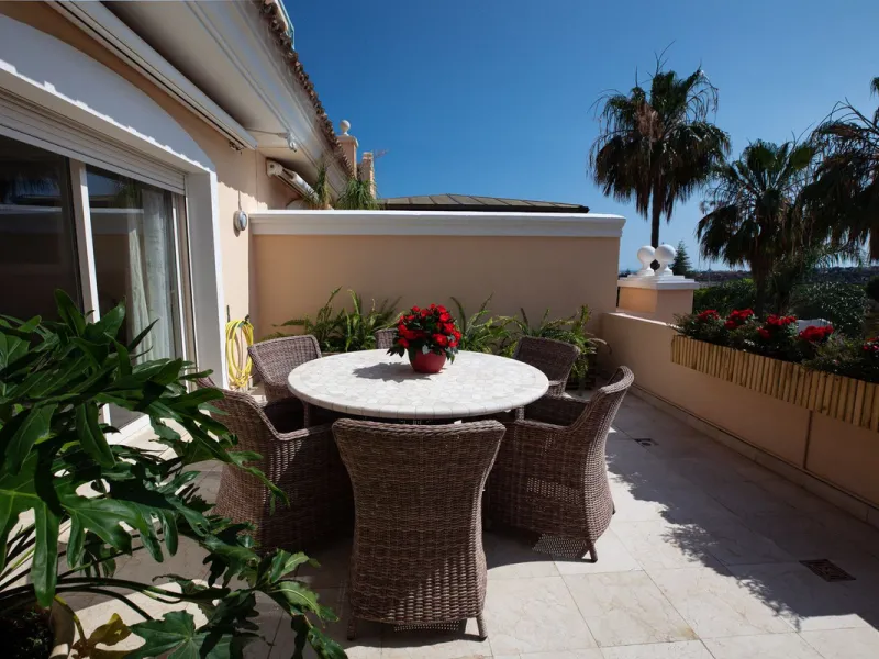 This Luxury Penthouse is located at the heart of The Golden Mile, in a gated complex with only 47 apartments, with 24-hour security and beautiful communal gardens. The property has large rooms, a huge terrace with new jacuzzi and barbecue area, floor heat