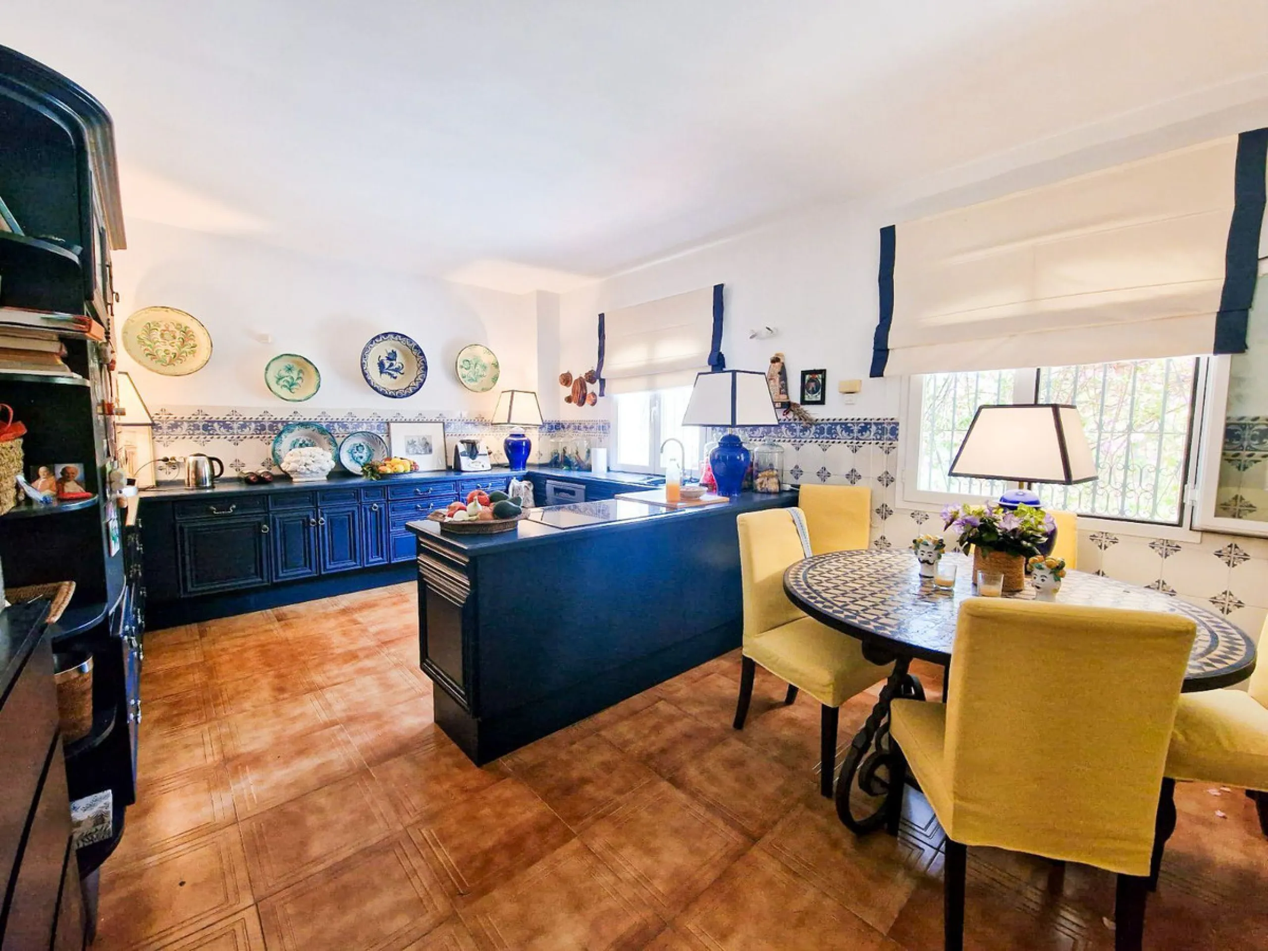 Perfect investment for a renovation, fixer-upper, or a segregation project to construct multiple villas!