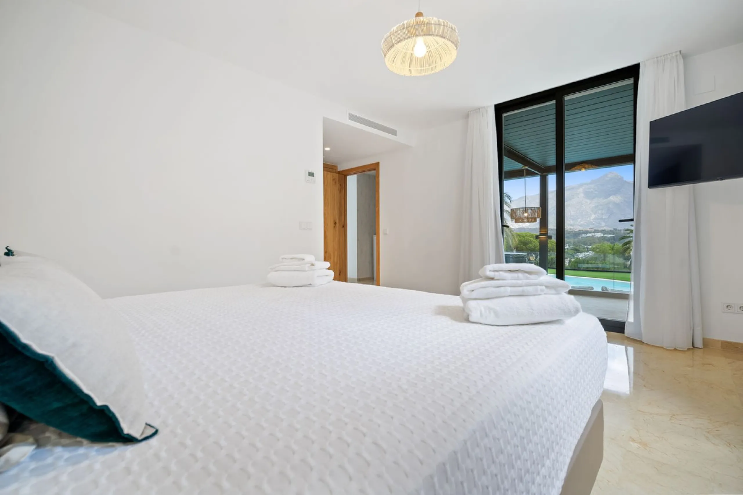 Spectacular new villa in Nueva Andalucia