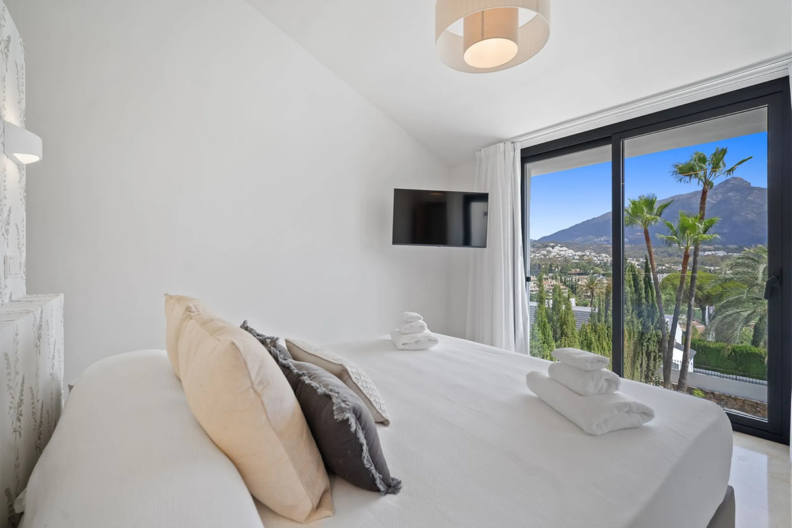 Spectacular new villa in Nueva Andalucia