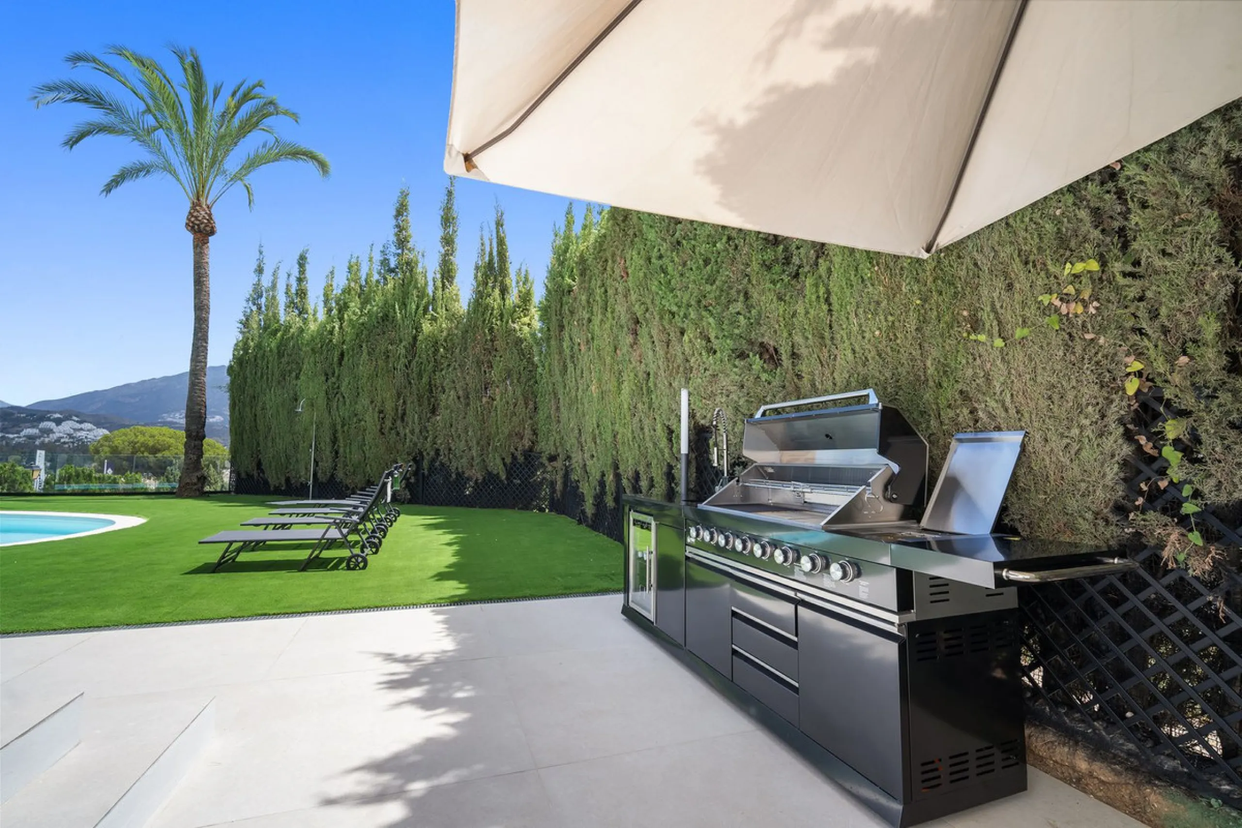 Spectacular new villa in Nueva Andalucia