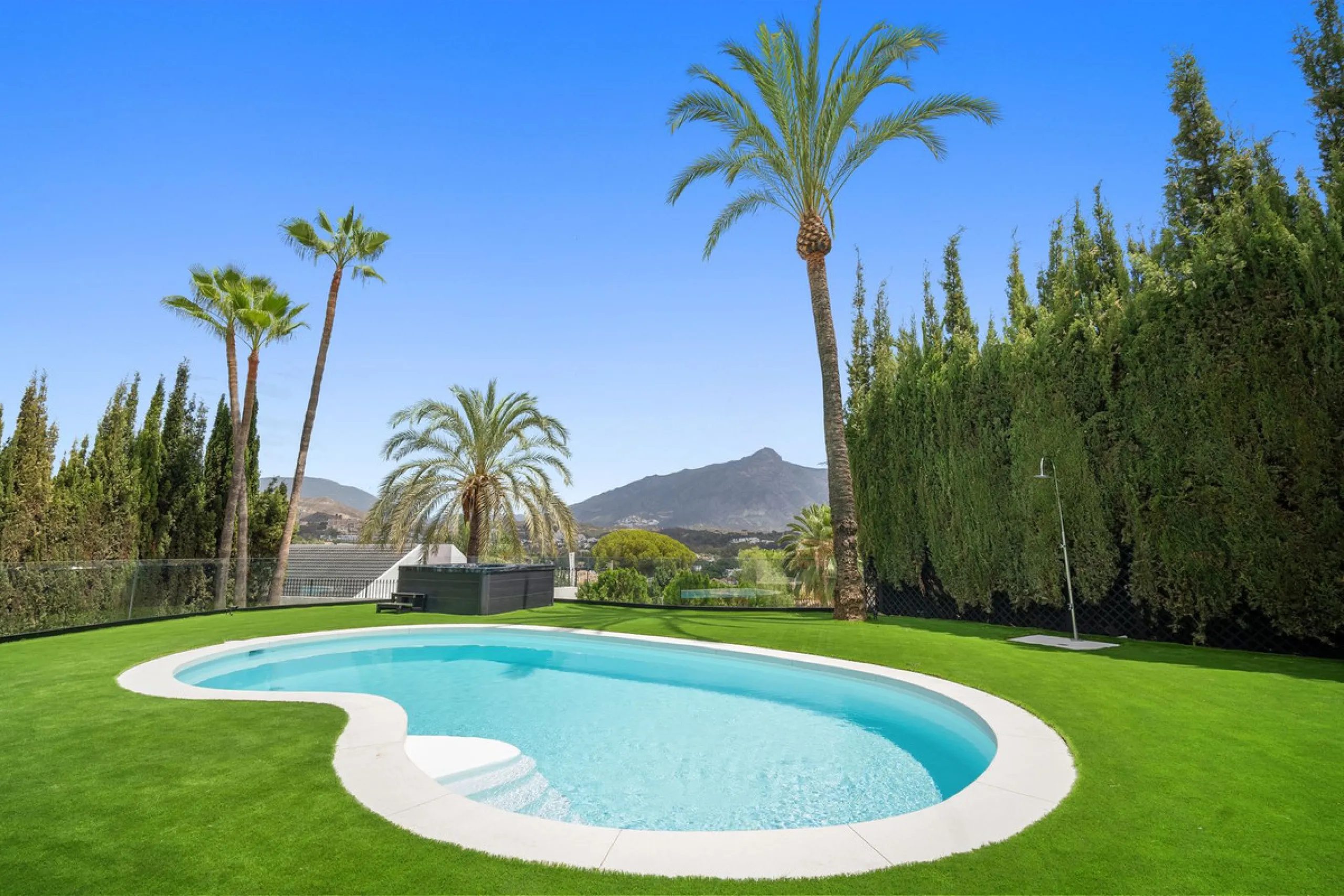 Spectacular new villa in Nueva Andalucia