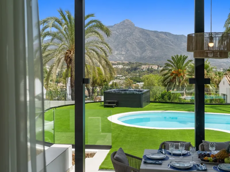 Spectacular new villa in Nueva Andalucia