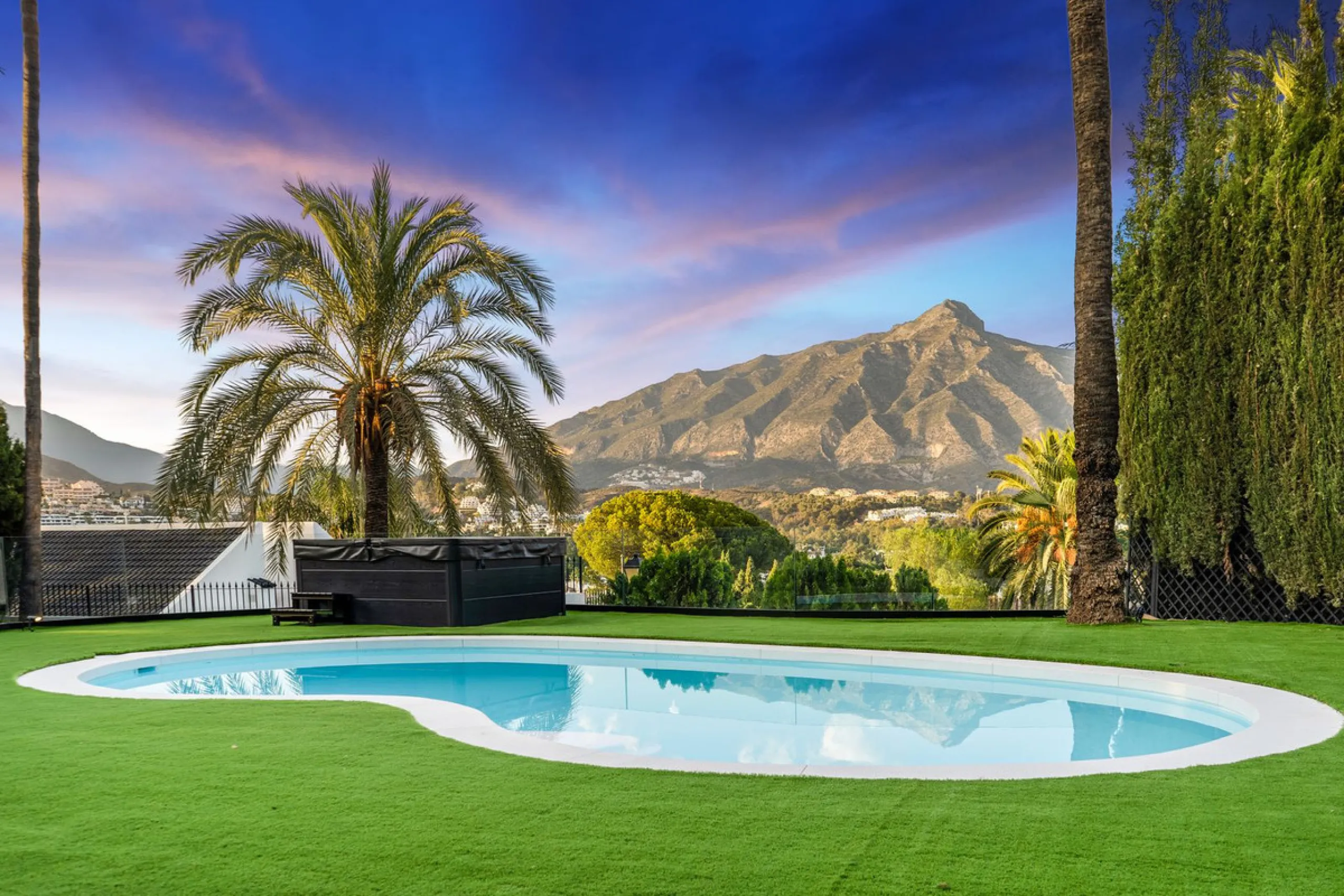 Spectacular new villa in Nueva Andalucia