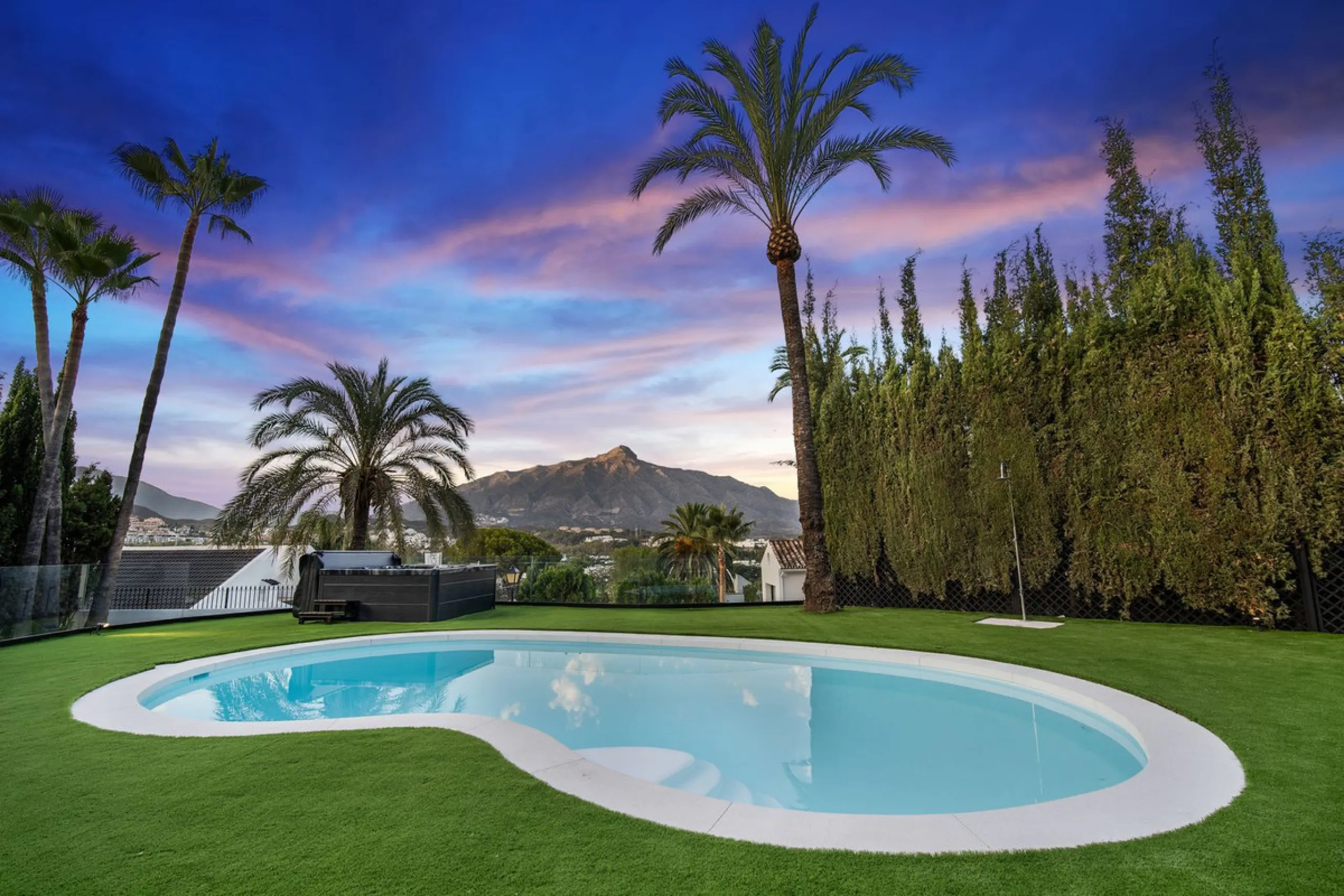 Spectacular new villa in Nueva Andalucia