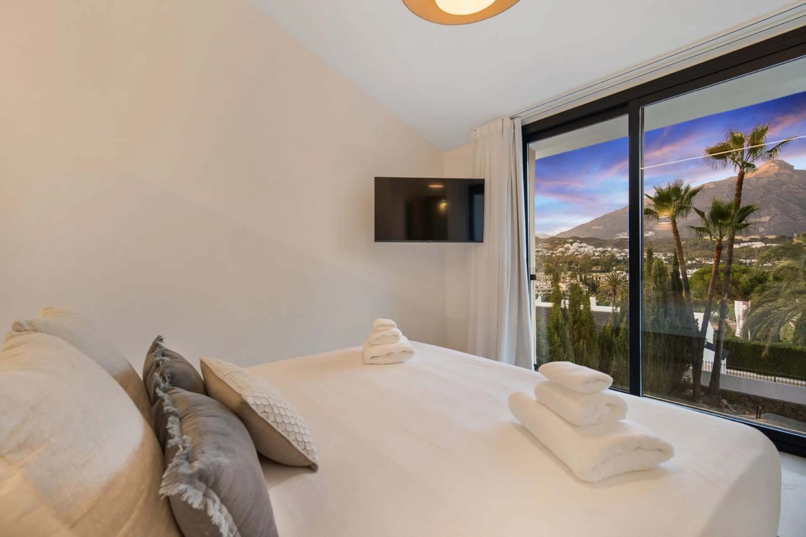 Spectacular new villa in Nueva Andalucia