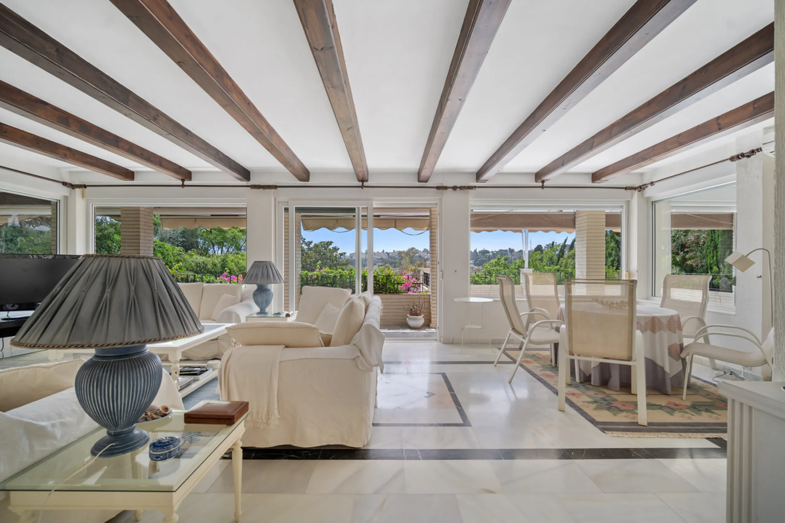 This villa is nestled in an elevated position within the urbanisation of Guadalmina Alta, a beautiful and well-established urbanisation known for its quality living.  This villa boasts stunning panoramic views due to its well-designed elevated position on