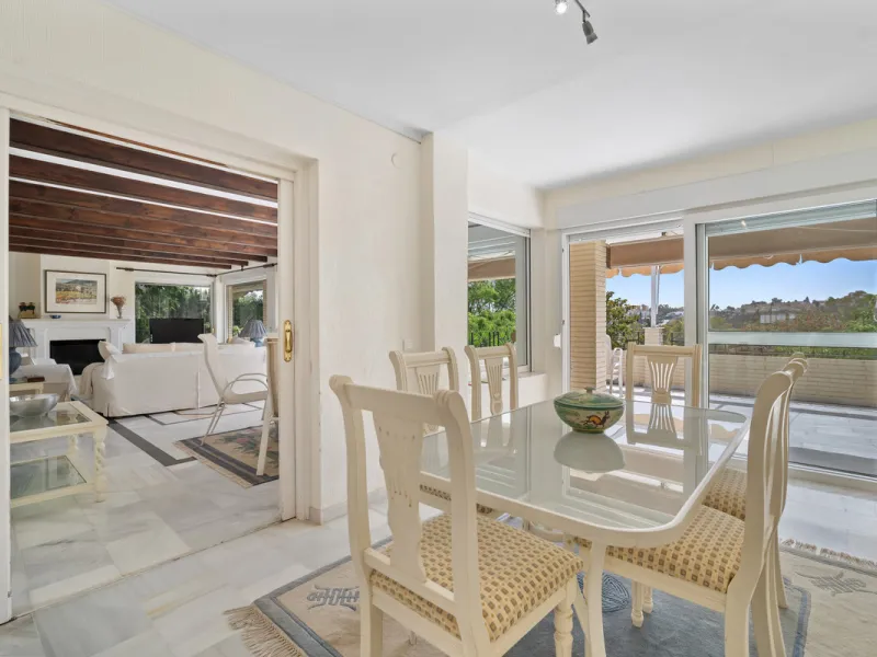 This villa is nestled in an elevated position within the urbanisation of Guadalmina Alta, a beautiful and well-established urbanisation known for its quality living.  This villa boasts stunning panoramic views due to its well-designed elevated position on
