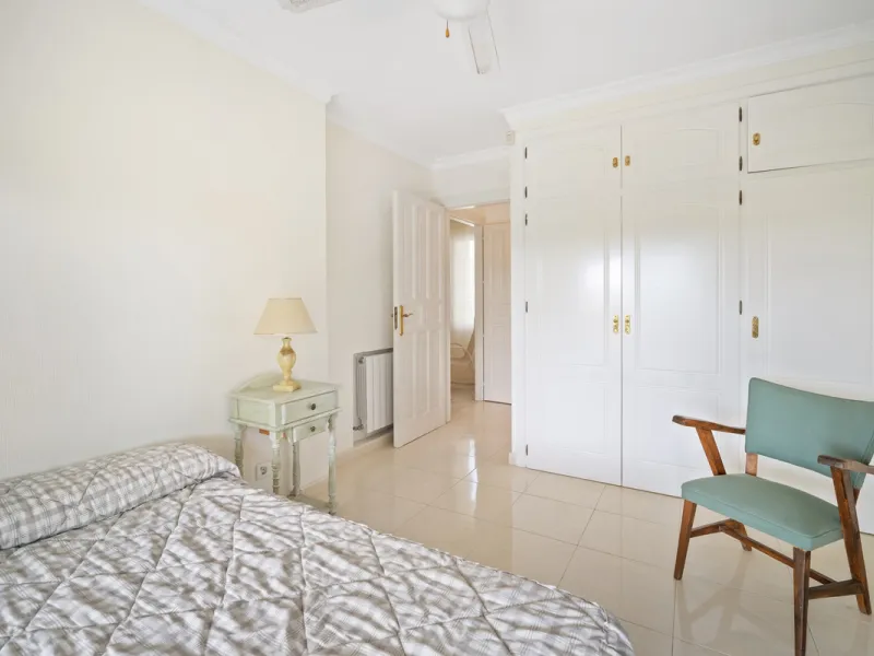 This villa is nestled in an elevated position within the urbanisation of Guadalmina Alta, a beautiful and well-established urbanisation known for its quality living.  This villa boasts stunning panoramic views due to its well-designed elevated position on