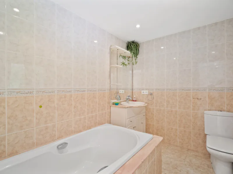 This villa is nestled in an elevated position within the urbanisation of Guadalmina Alta, a beautiful and well-established urbanisation known for its quality living.  This villa boasts stunning panoramic views due to its well-designed elevated position on