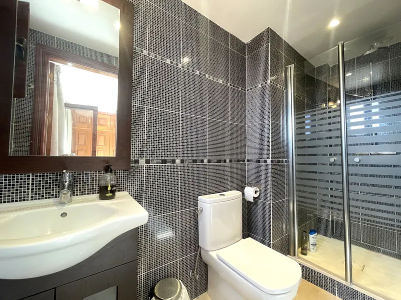 House - Detached Villa в продаже в Mijas, Málaga. В доме 5 спален и 5 ванных комнат. Площадь дома 299 м². Площадь участка 530 м²