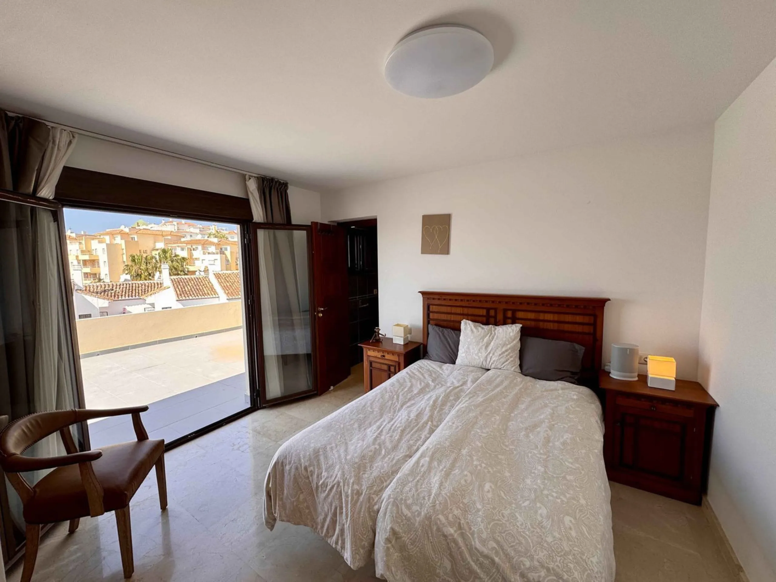 House - Detached Villa в продаже в Mijas, Málaga. В доме 5 спален и 5 ванных комнат. Площадь дома 299 м². Площадь участка 530 м²