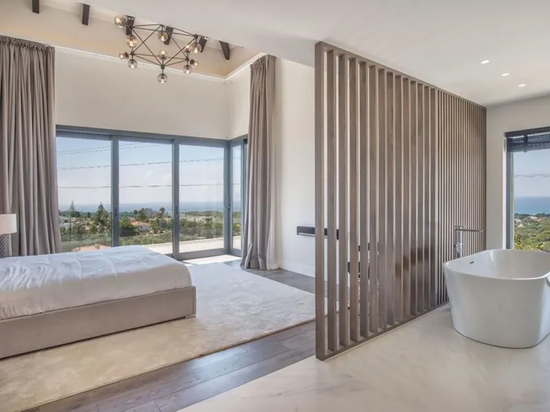 We are proud to present to the market this luxurious villa in the popular Elviria area, just to the east of Marbella.