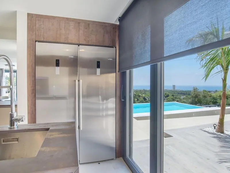 We are proud to present to the market this luxurious villa in the popular Elviria area, just to the east of Marbella.
