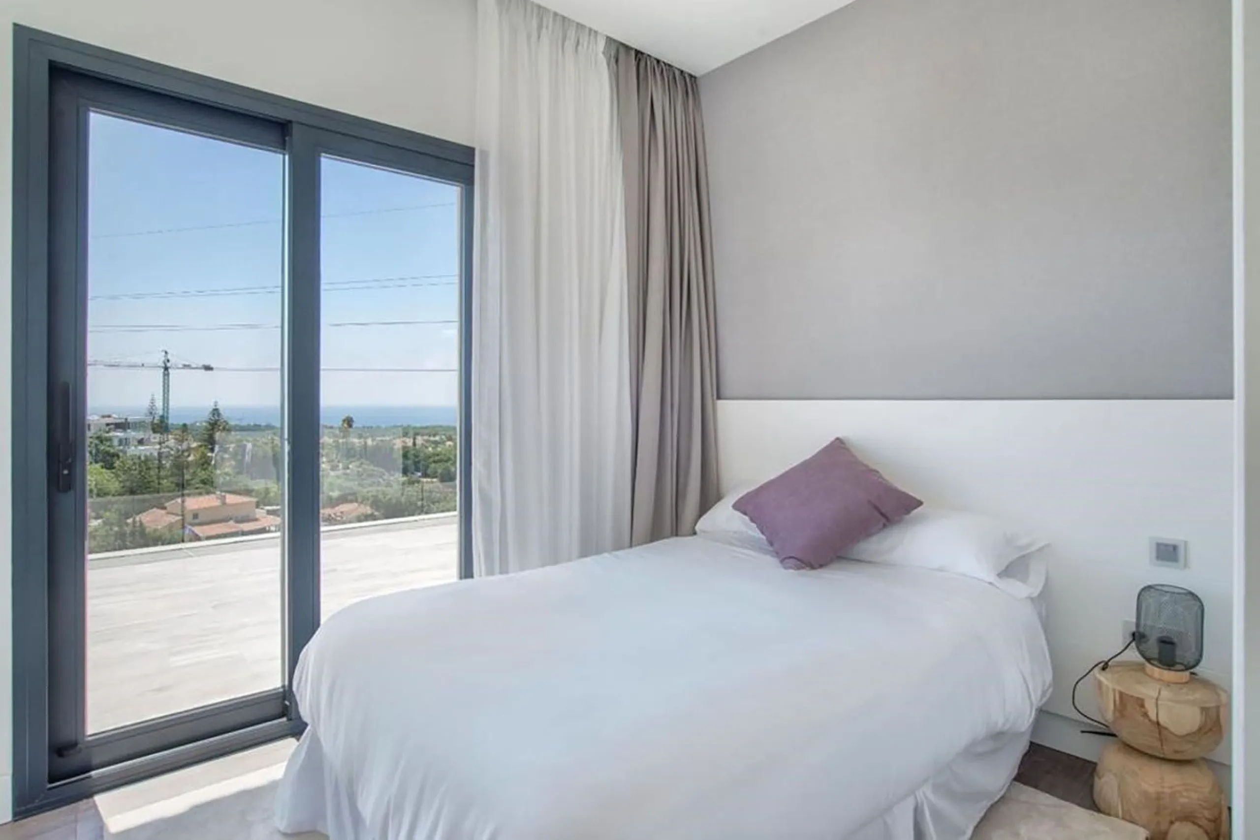We are proud to present to the market this luxurious villa in the popular Elviria area, just to the east of Marbella.