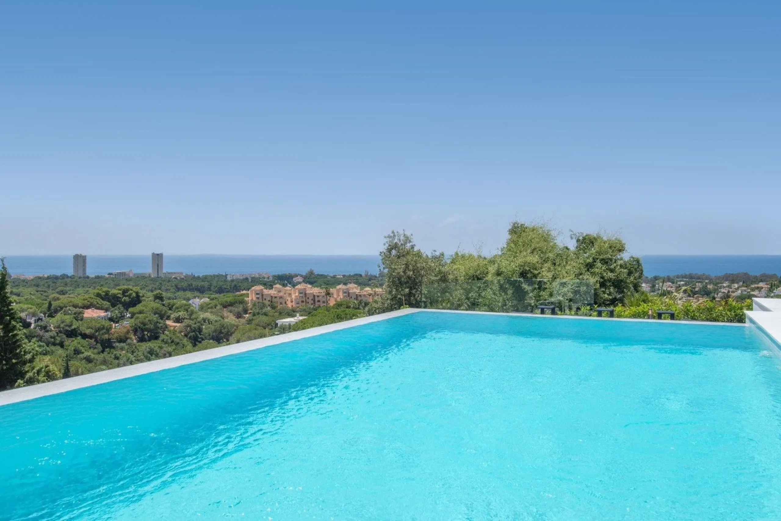 We are proud to present to the market this luxurious villa in the popular Elviria area, just to the east of Marbella.