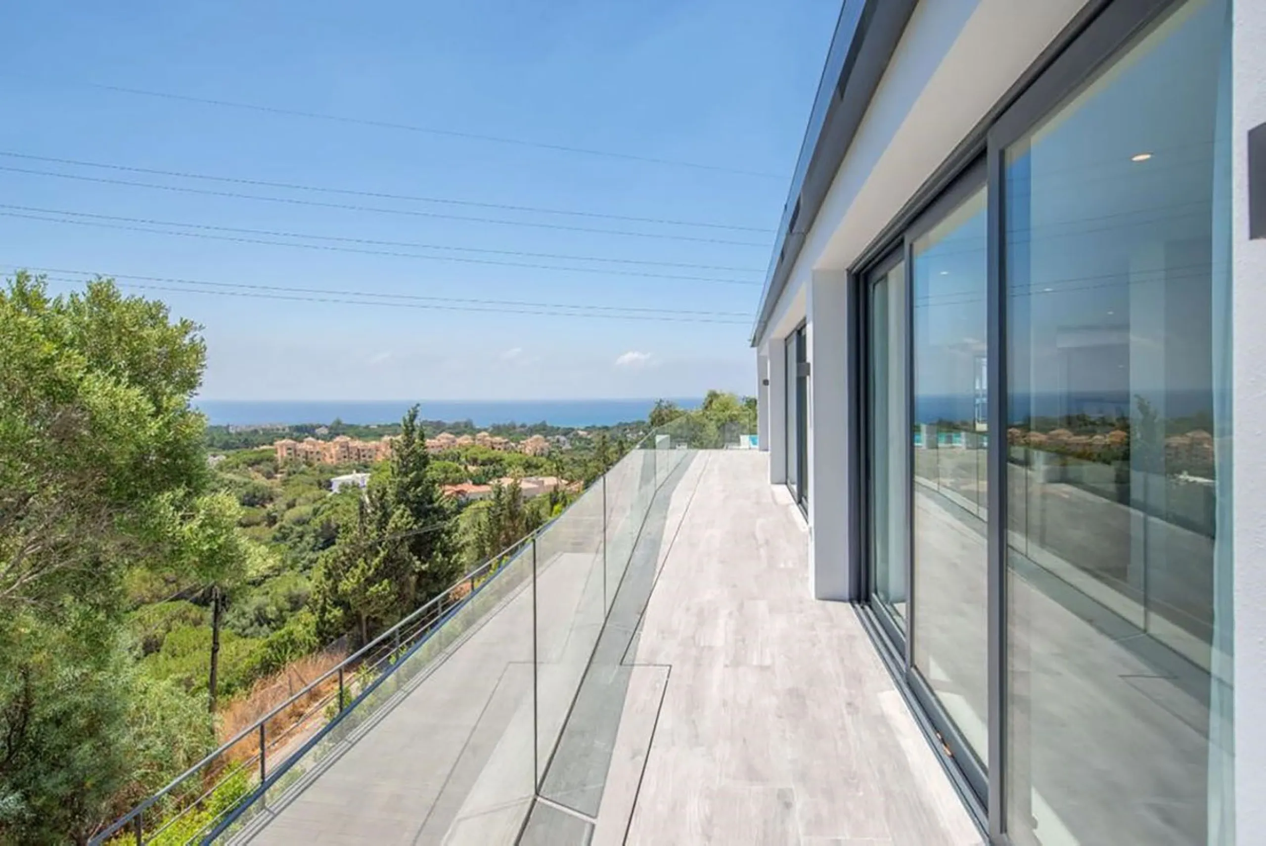 We are proud to present to the market this luxurious villa in the popular Elviria area, just to the east of Marbella.