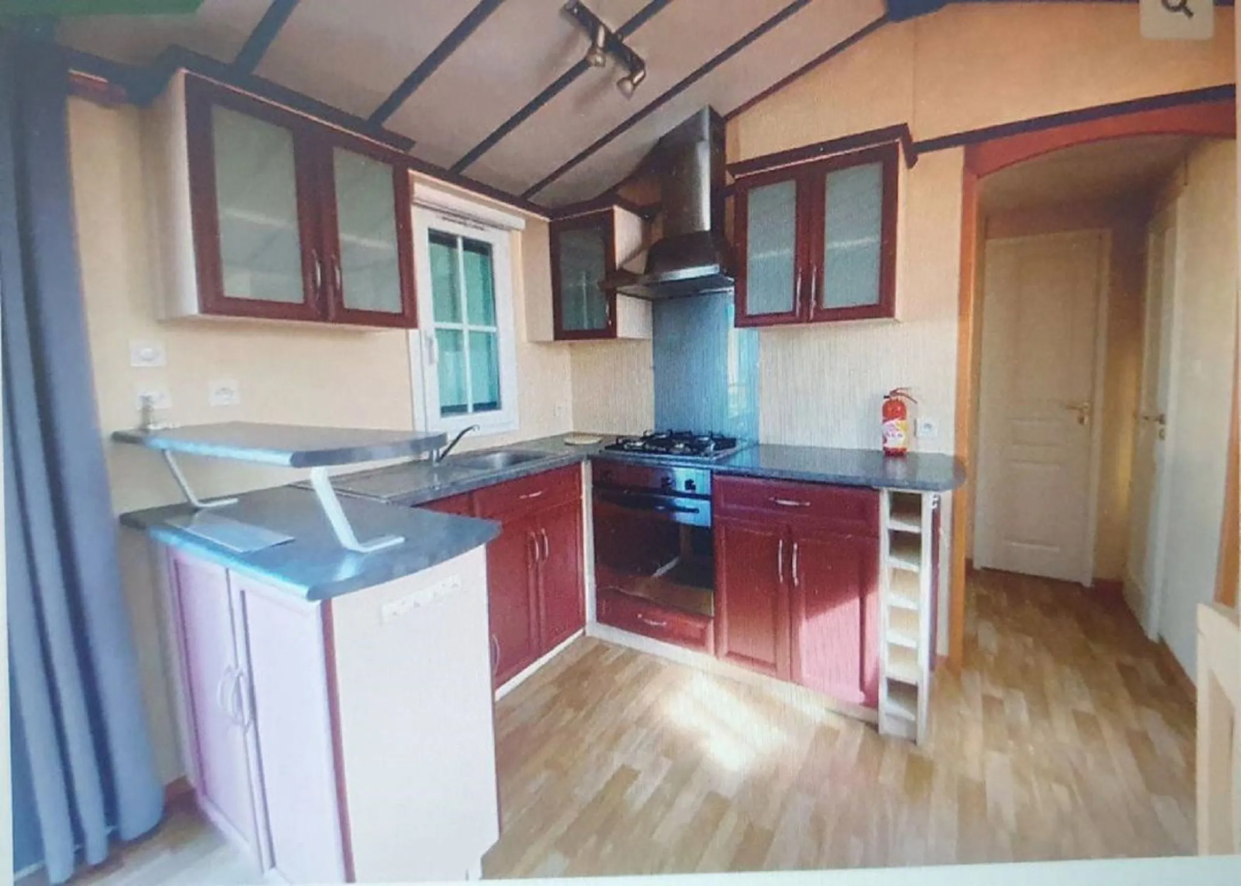Fabulous rustic farm of 28,131 m2 for sale, about 5 minutes by car from the service area and restaurants.