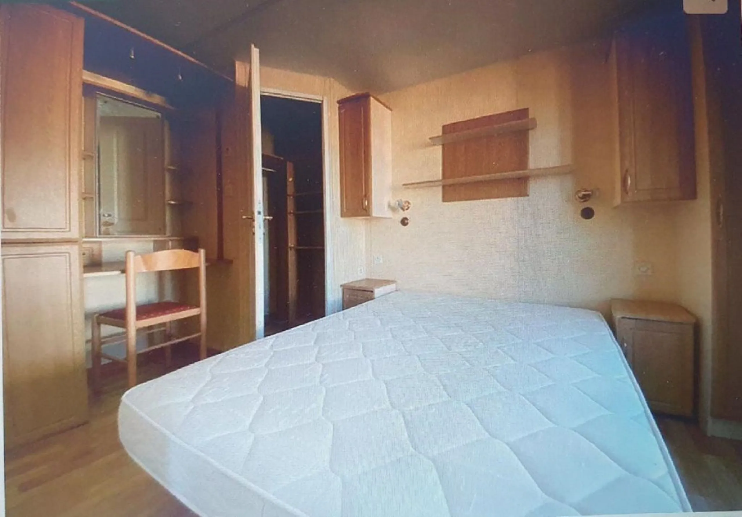 Fabulous rustic farm of 28,131 m2 for sale, about 5 minutes by car from the service area and restaurants.