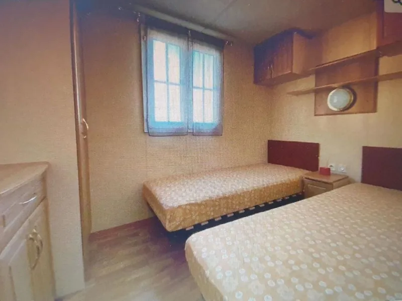Fabulous rustic farm of 28,131 m2 for sale, about 5 minutes by car from the service area and restaurants.