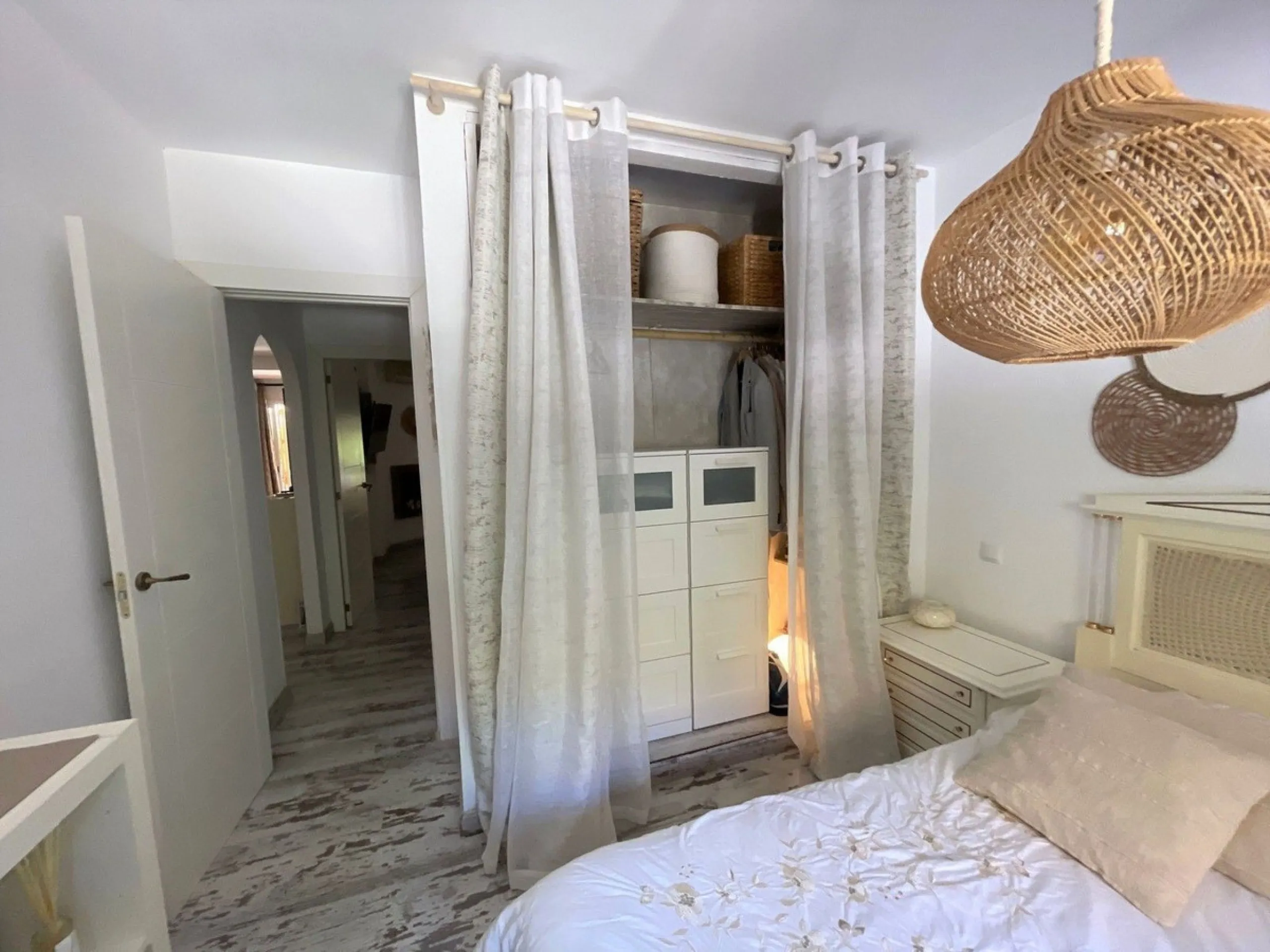BEAUTIFUL GROUND FLOOR APARTMENT IN NICE URBANIZATION IN CALAHONDA