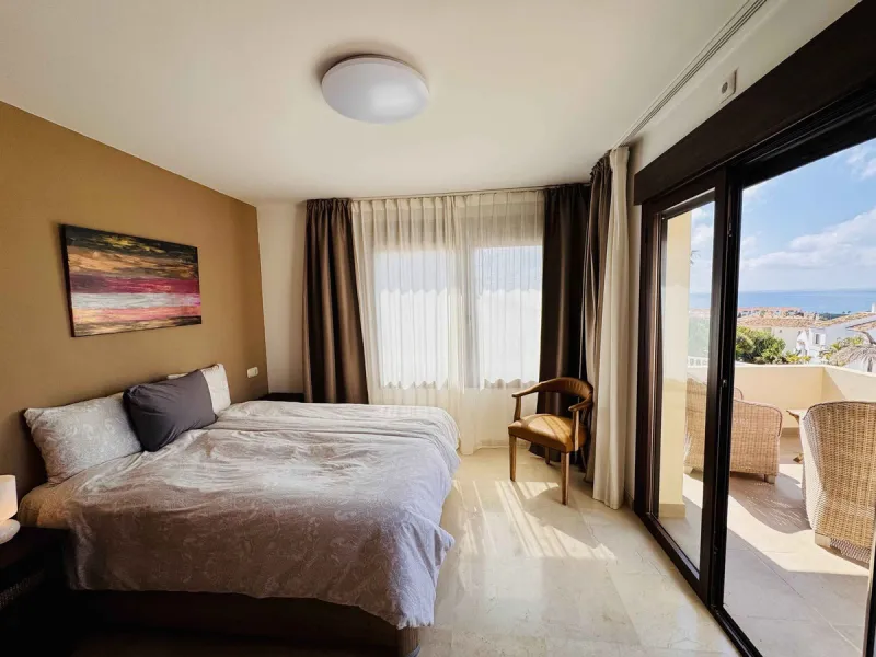 House - Detached Villa в продаже в Mijas, Málaga. В доме 5 спален и 5 ванных комнат. Площадь дома 299 м². Площадь участка 530 м²