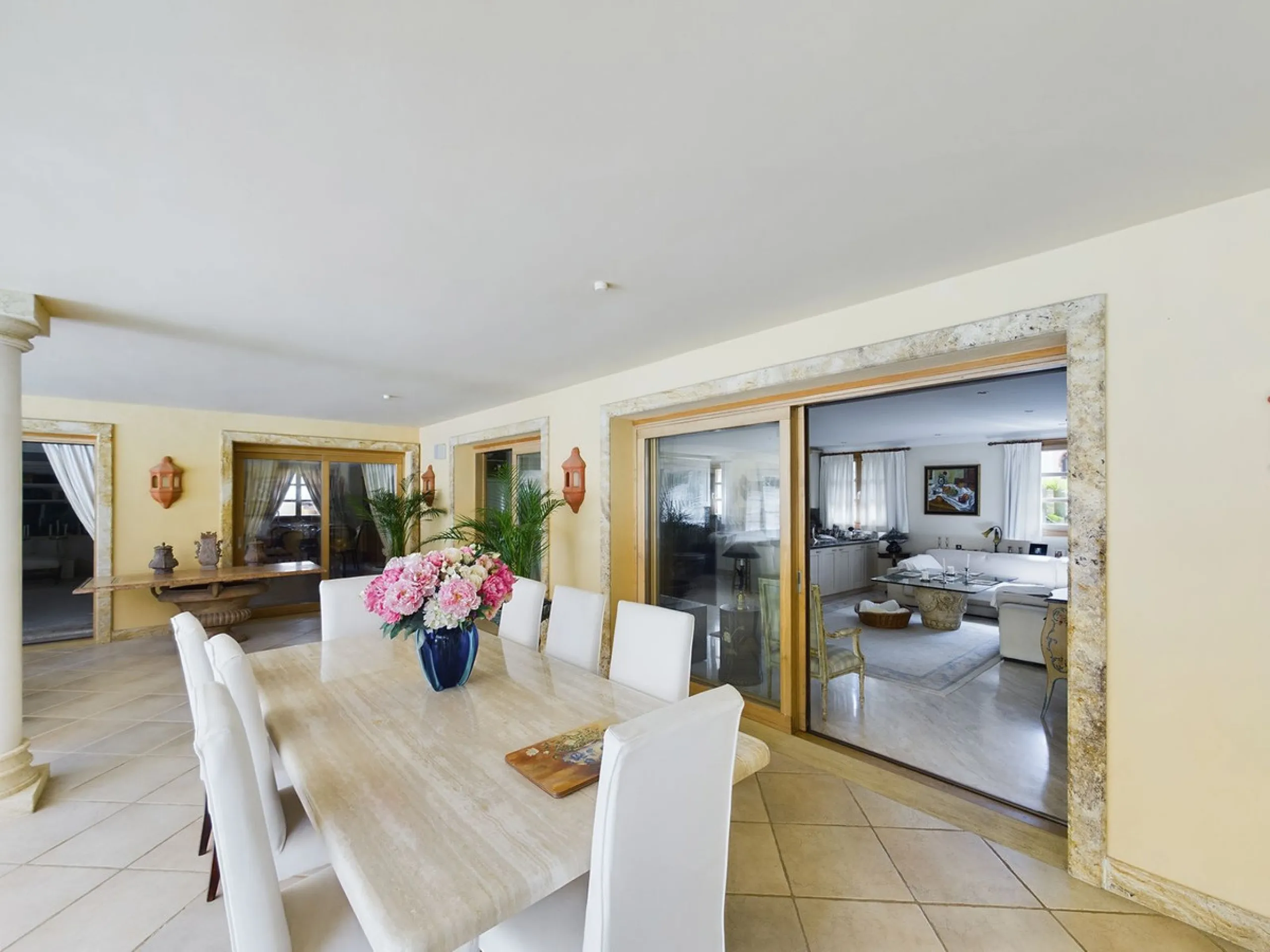 THIS STUNNING PROPERTY IS LOCATED IN THE HIGHLY SOUGHT AFTER ARE OF NUEVA ANDALUCIA.