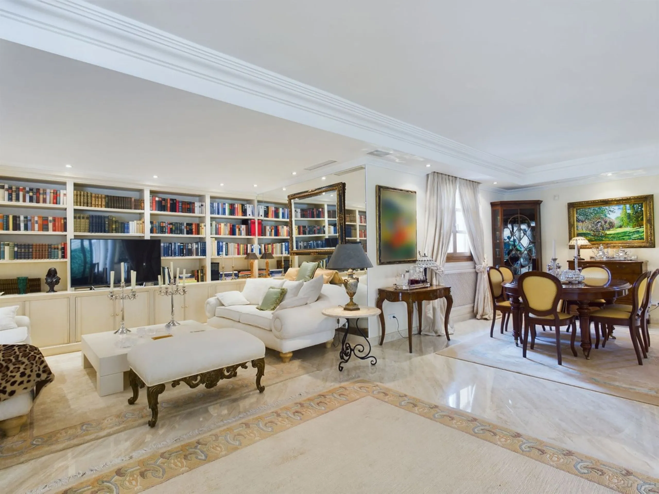 THIS STUNNING PROPERTY IS LOCATED IN THE HIGHLY SOUGHT AFTER ARE OF NUEVA ANDALUCIA.
