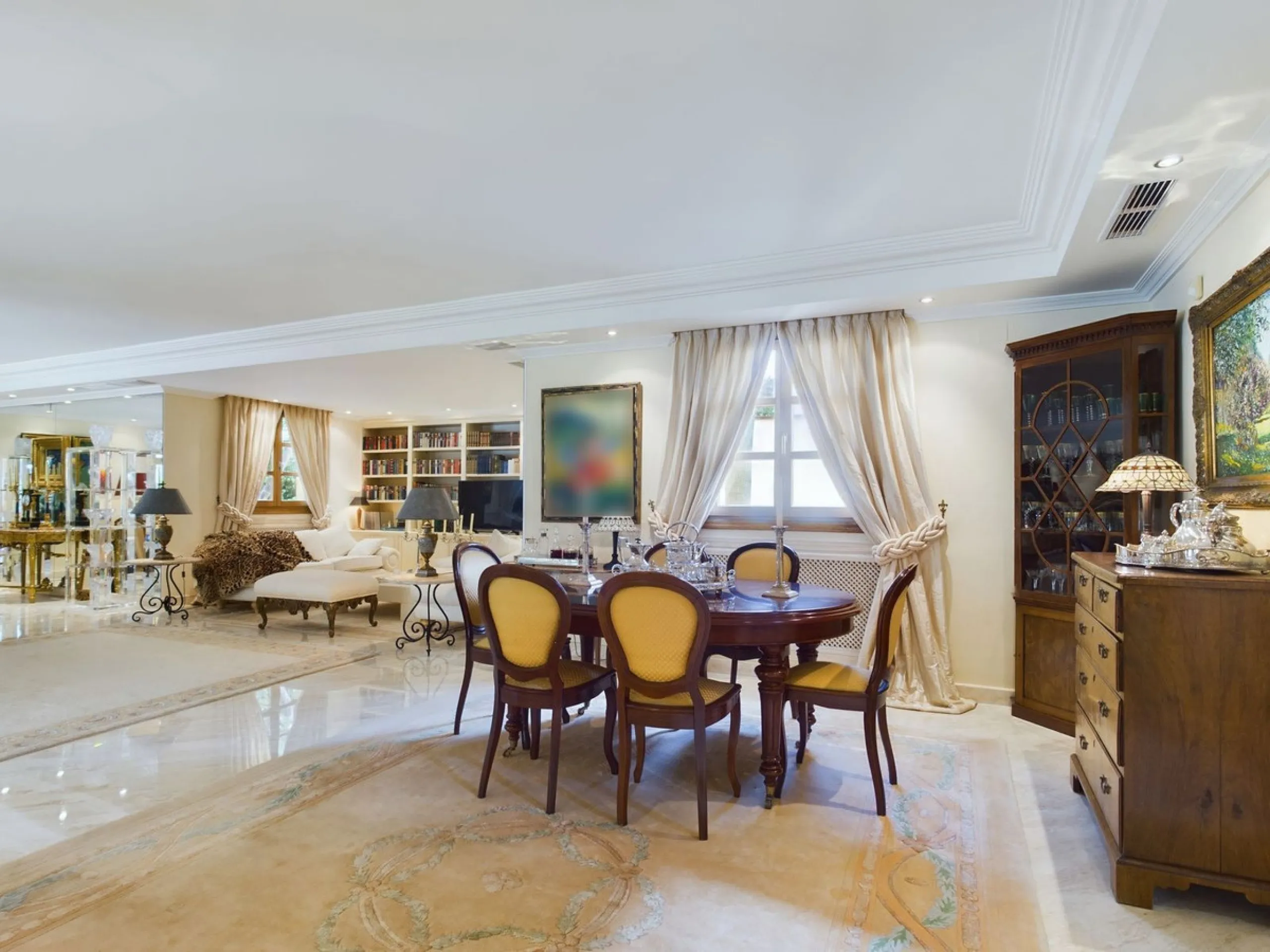 THIS STUNNING PROPERTY IS LOCATED IN THE HIGHLY SOUGHT AFTER ARE OF NUEVA ANDALUCIA.