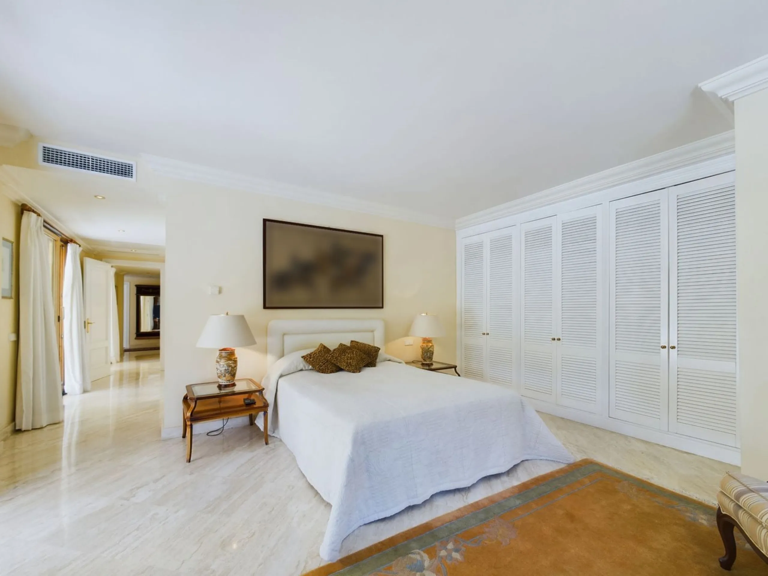 THIS STUNNING PROPERTY IS LOCATED IN THE HIGHLY SOUGHT AFTER ARE OF NUEVA ANDALUCIA.