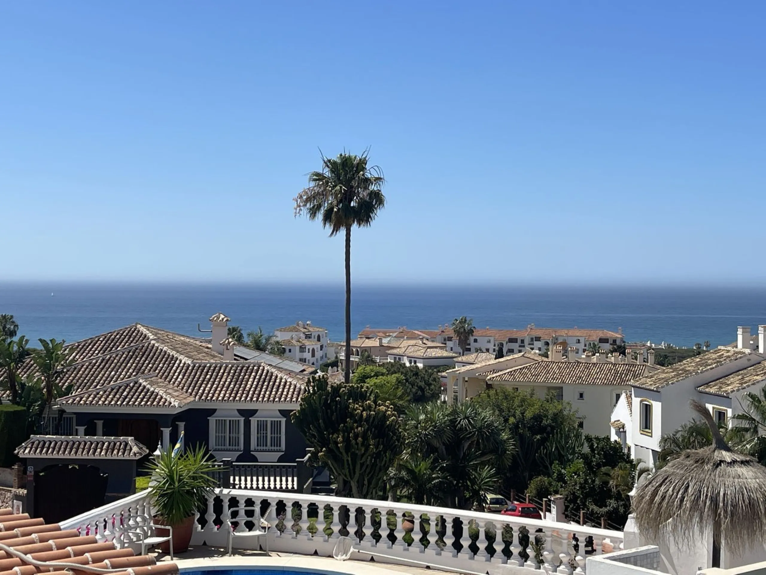 House - Detached Villa в продаже в Mijas, Málaga. В доме 5 спален и 5 ванных комнат. Площадь дома 299 м². Площадь участка 530 м²