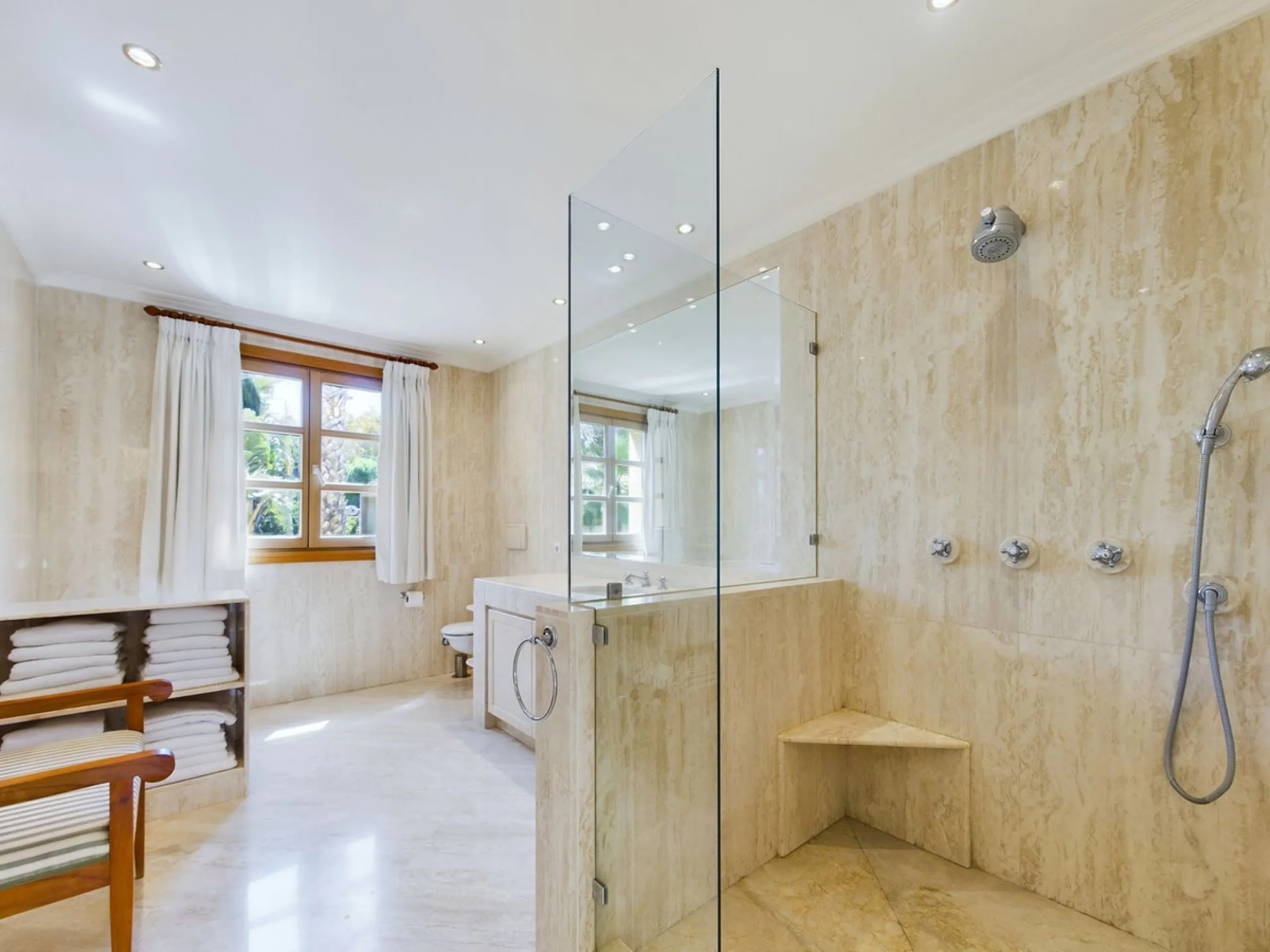 THIS STUNNING PROPERTY IS LOCATED IN THE HIGHLY SOUGHT AFTER ARE OF NUEVA ANDALUCIA.