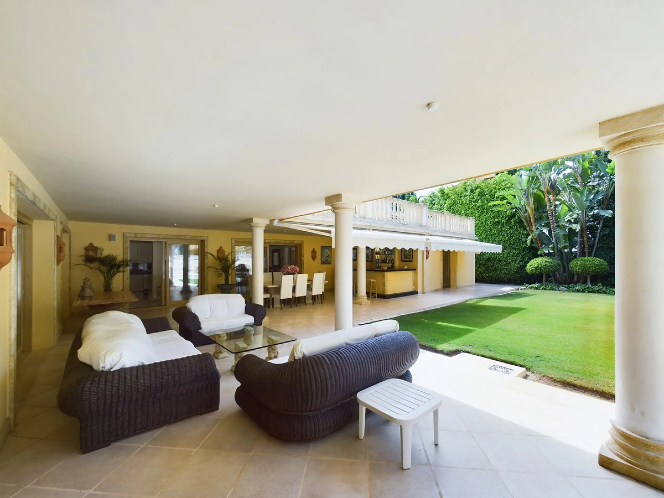 THIS STUNNING PROPERTY IS LOCATED IN THE HIGHLY SOUGHT AFTER ARE OF NUEVA ANDALUCIA.