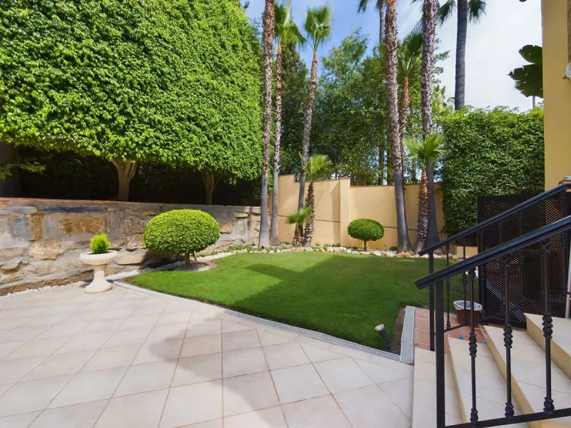 THIS STUNNING PROPERTY IS LOCATED IN THE HIGHLY SOUGHT AFTER ARE OF NUEVA ANDALUCIA.