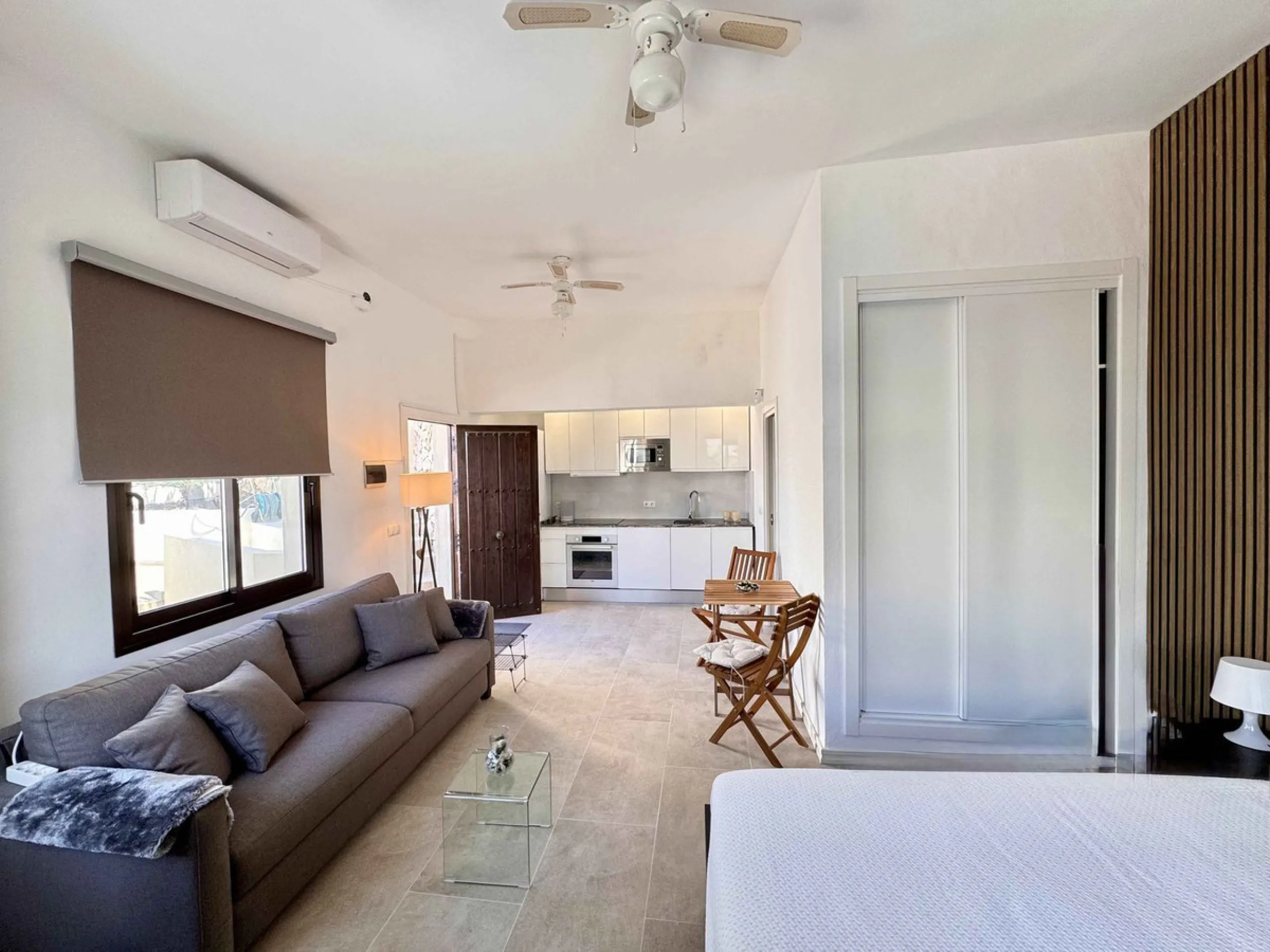 House - Detached Villa в продаже в Mijas, Málaga. В доме 5 спален и 5 ванных комнат. Площадь дома 299 м². Площадь участка 530 м²