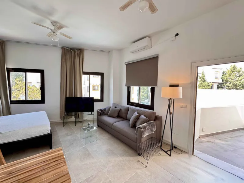 House - Detached Villa в продаже в Mijas, Málaga. В доме 5 спален и 5 ванных комнат. Площадь дома 299 м². Площадь участка 530 м²