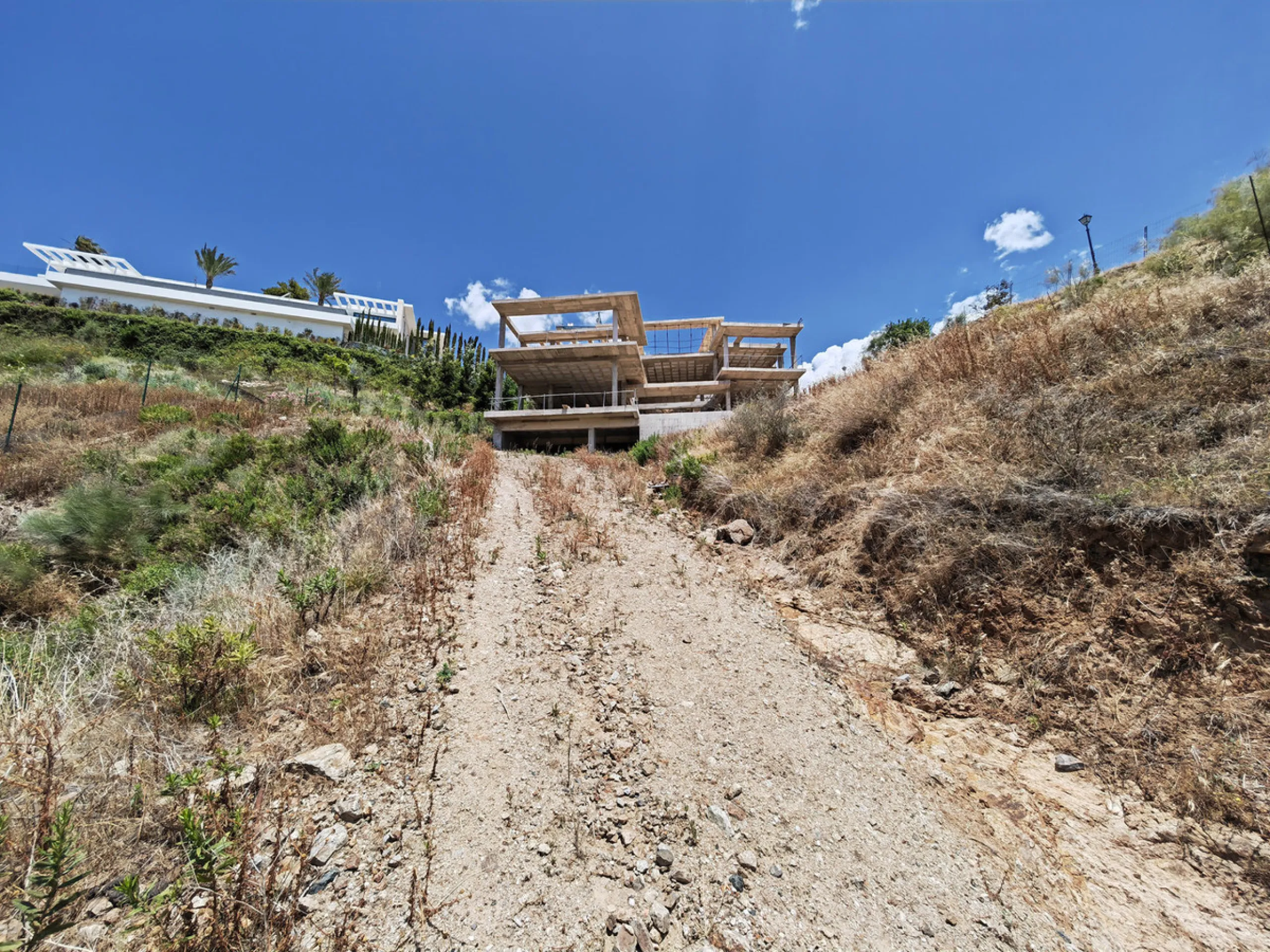 Plot - Land в продаже в Benahavís, Málaga. Площадь участка 2500 м²