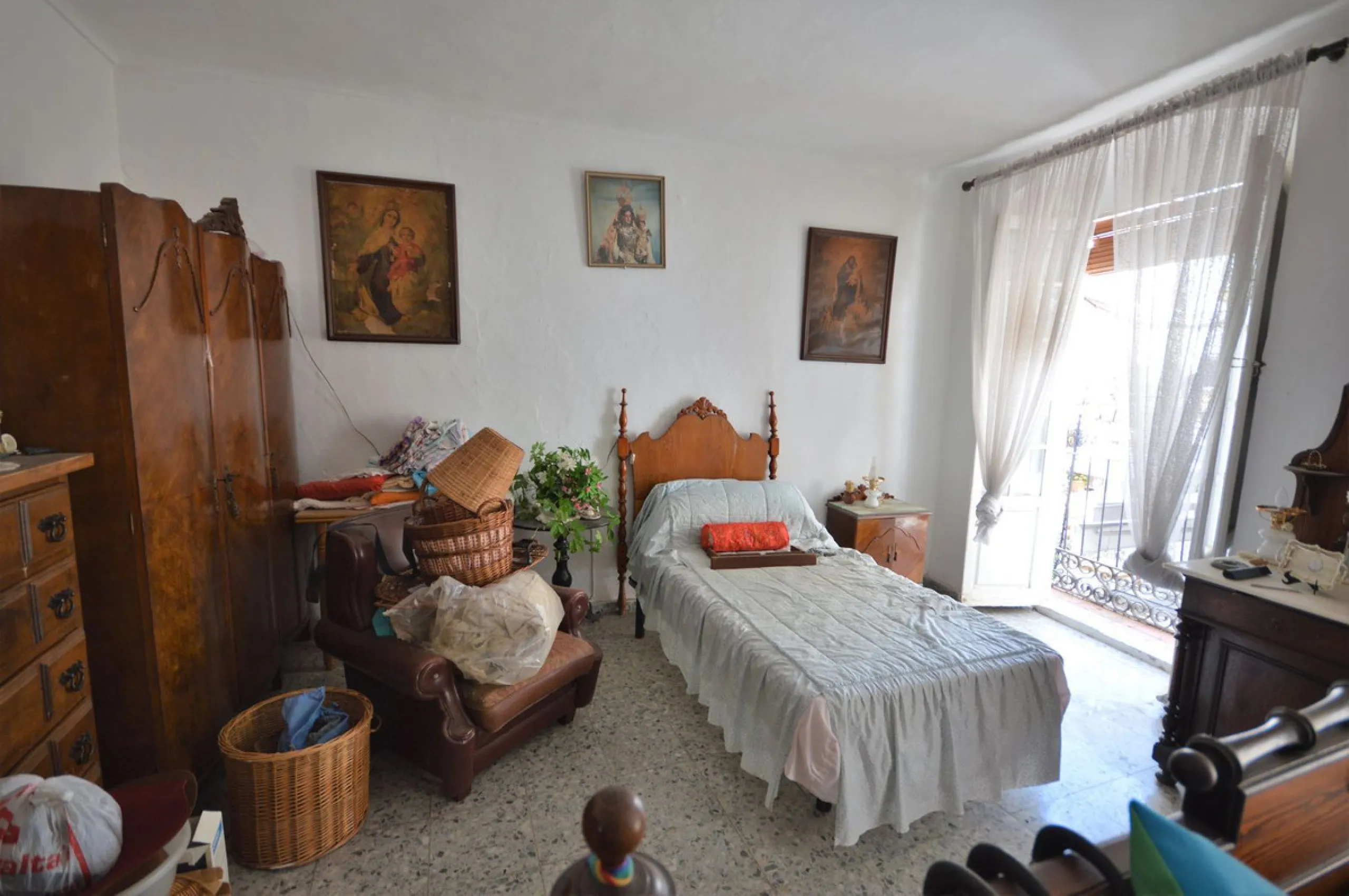 Attention investors. Historic home in the old town of Marbella.