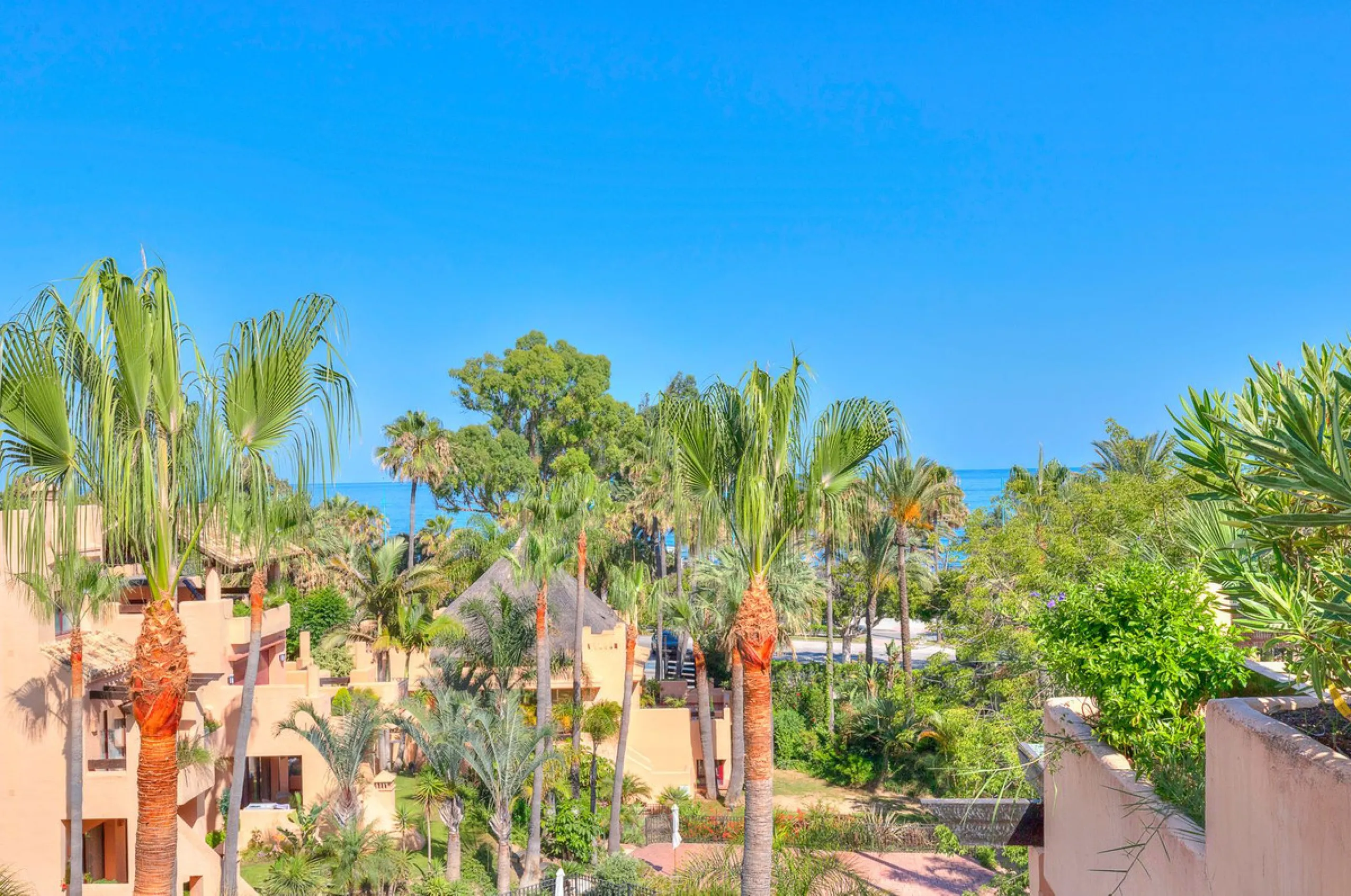 This breathtaking refurbished duplex penthouse offers a stunning beachside retreat, just steps from the wonderful promenade and beaches of San Pedro de Alcántara.  The residence is bathed in natural sunlight throughout the day and features mesmerizing vie