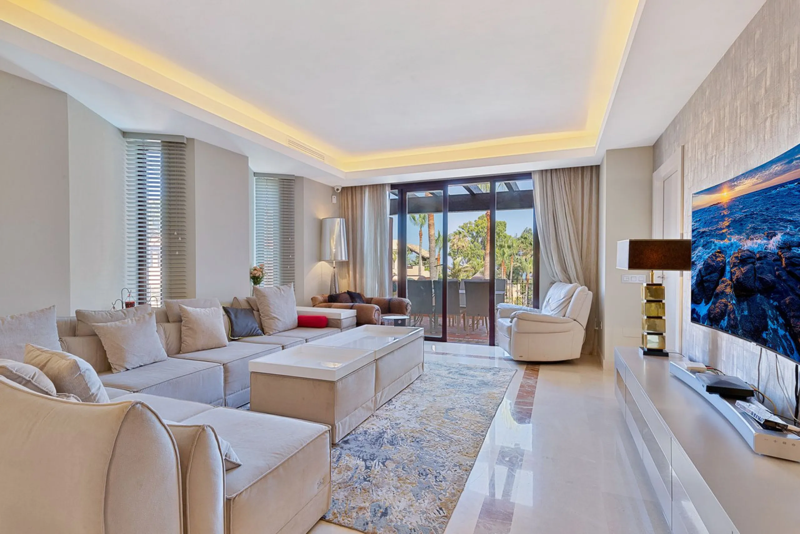 This breathtaking refurbished duplex penthouse offers a stunning beachside retreat, just steps from the wonderful promenade and beaches of San Pedro de Alcántara.  The residence is bathed in natural sunlight throughout the day and features mesmerizing vie