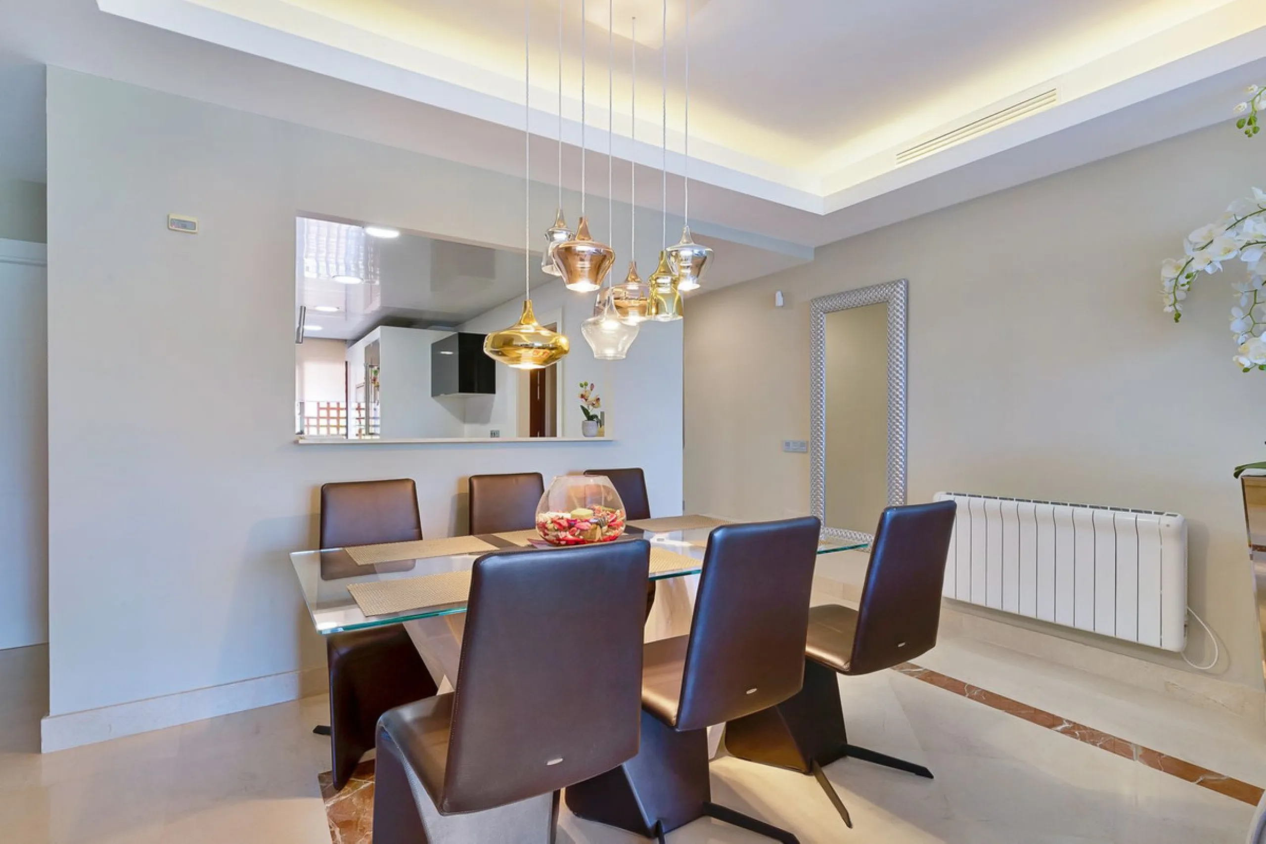 This breathtaking refurbished duplex penthouse offers a stunning beachside retreat, just steps from the wonderful promenade and beaches of San Pedro de Alcántara.  The residence is bathed in natural sunlight throughout the day and features mesmerizing vie