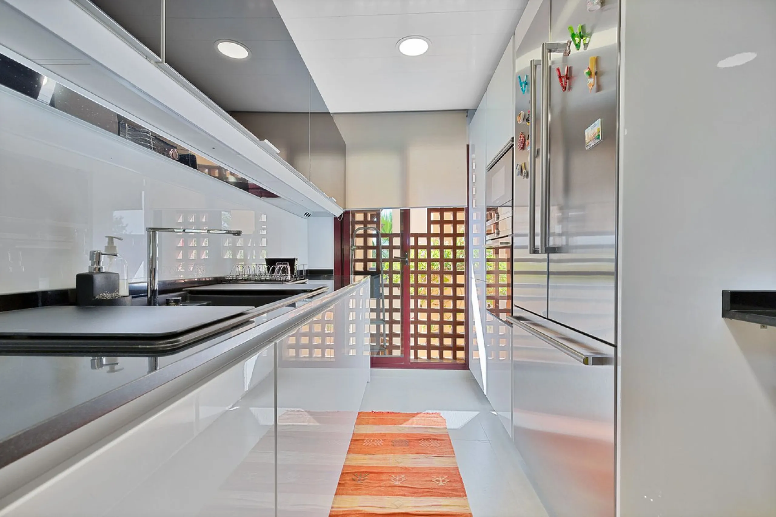 This breathtaking refurbished duplex penthouse offers a stunning beachside retreat, just steps from the wonderful promenade and beaches of San Pedro de Alcántara.  The residence is bathed in natural sunlight throughout the day and features mesmerizing vie