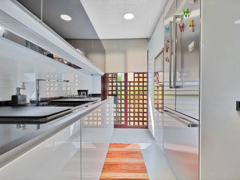 This breathtaking refurbished duplex penthouse offers a stunning beachside retreat, just steps from the wonderful promenade and beaches of San Pedro de Alcántara.  The residence is bathed in natural sunlight throughout the day and features mesmerizing vie