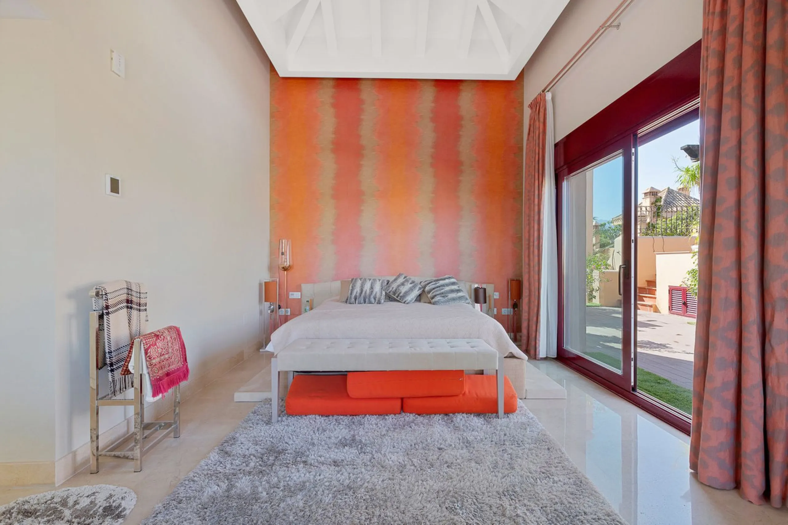 This breathtaking refurbished duplex penthouse offers a stunning beachside retreat, just steps from the wonderful promenade and beaches of San Pedro de Alcántara.  The residence is bathed in natural sunlight throughout the day and features mesmerizing vie